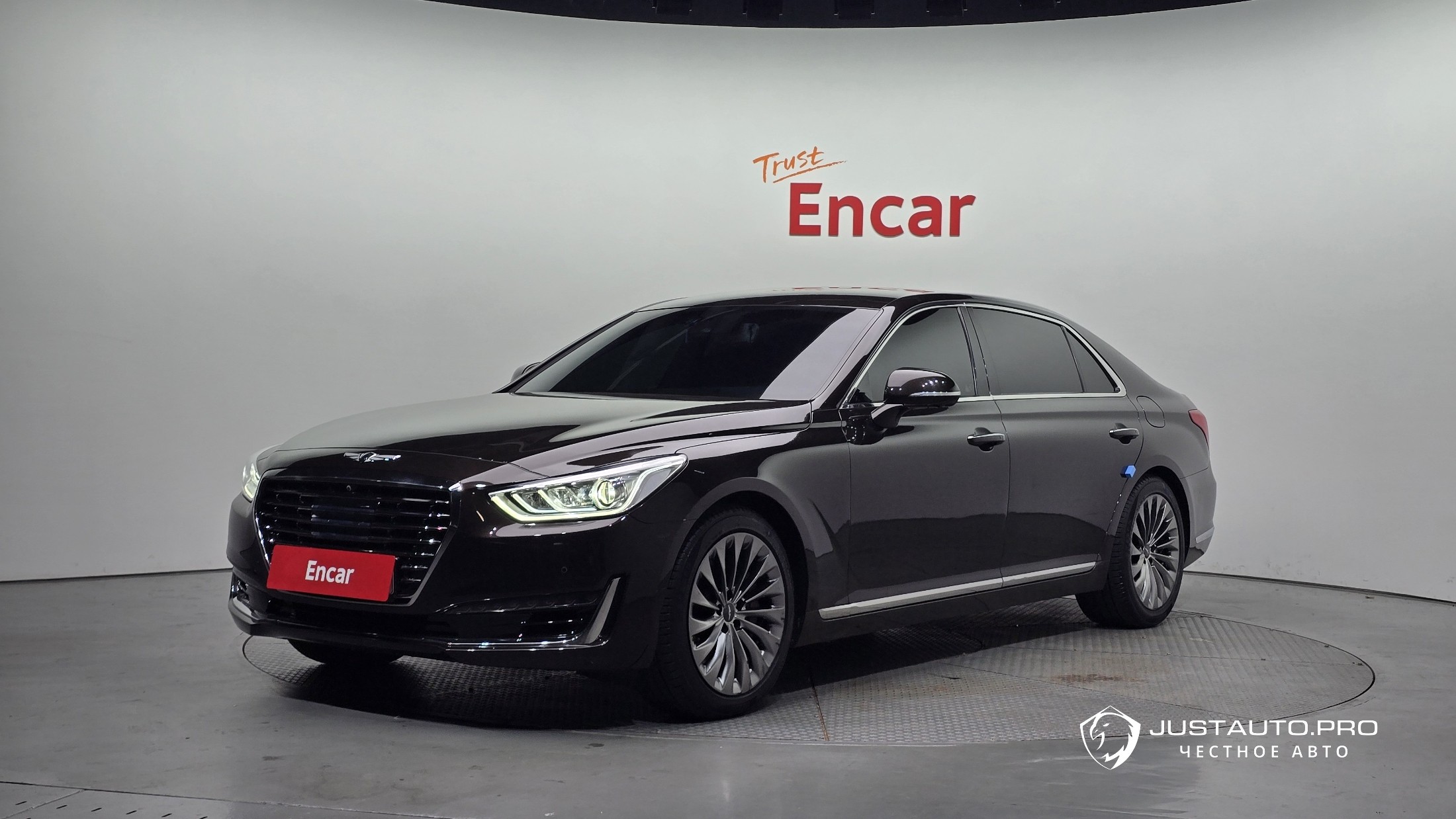 Автомобиль Genesis EQ900