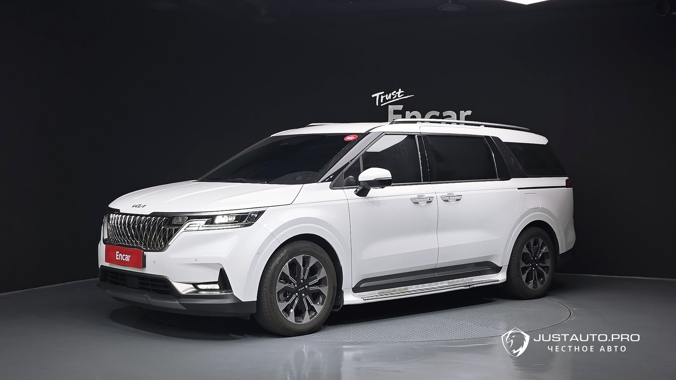 Автомобиль Kia Canival