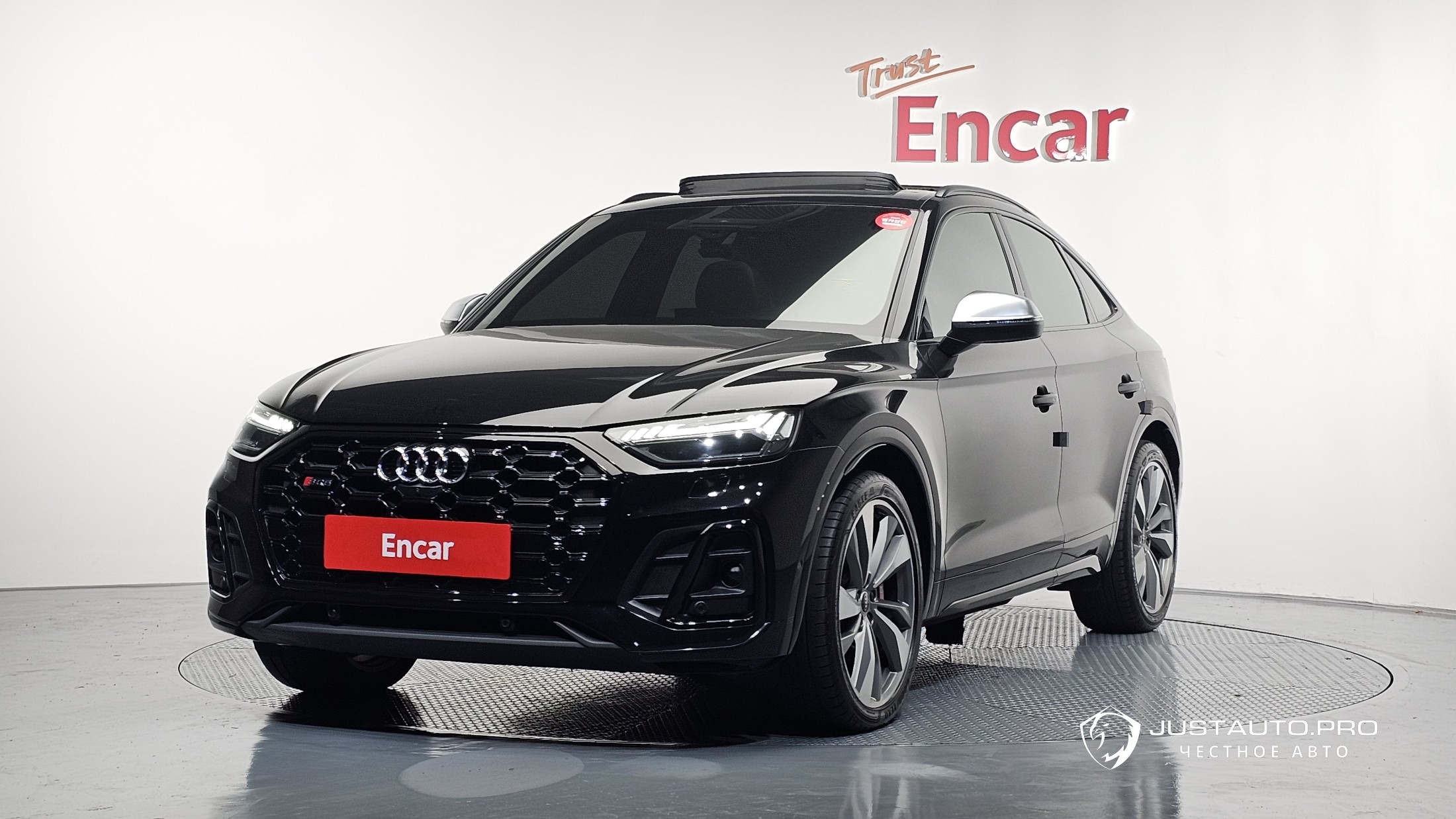 Автомобиль Audi SQ5