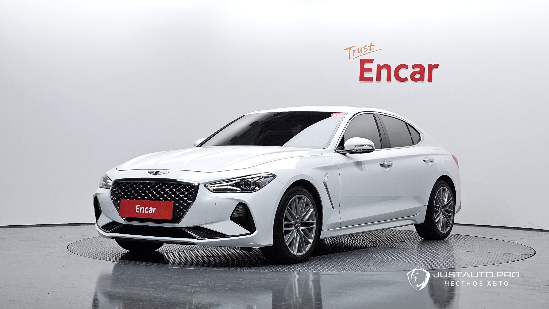 Автомобиль Genesis G70