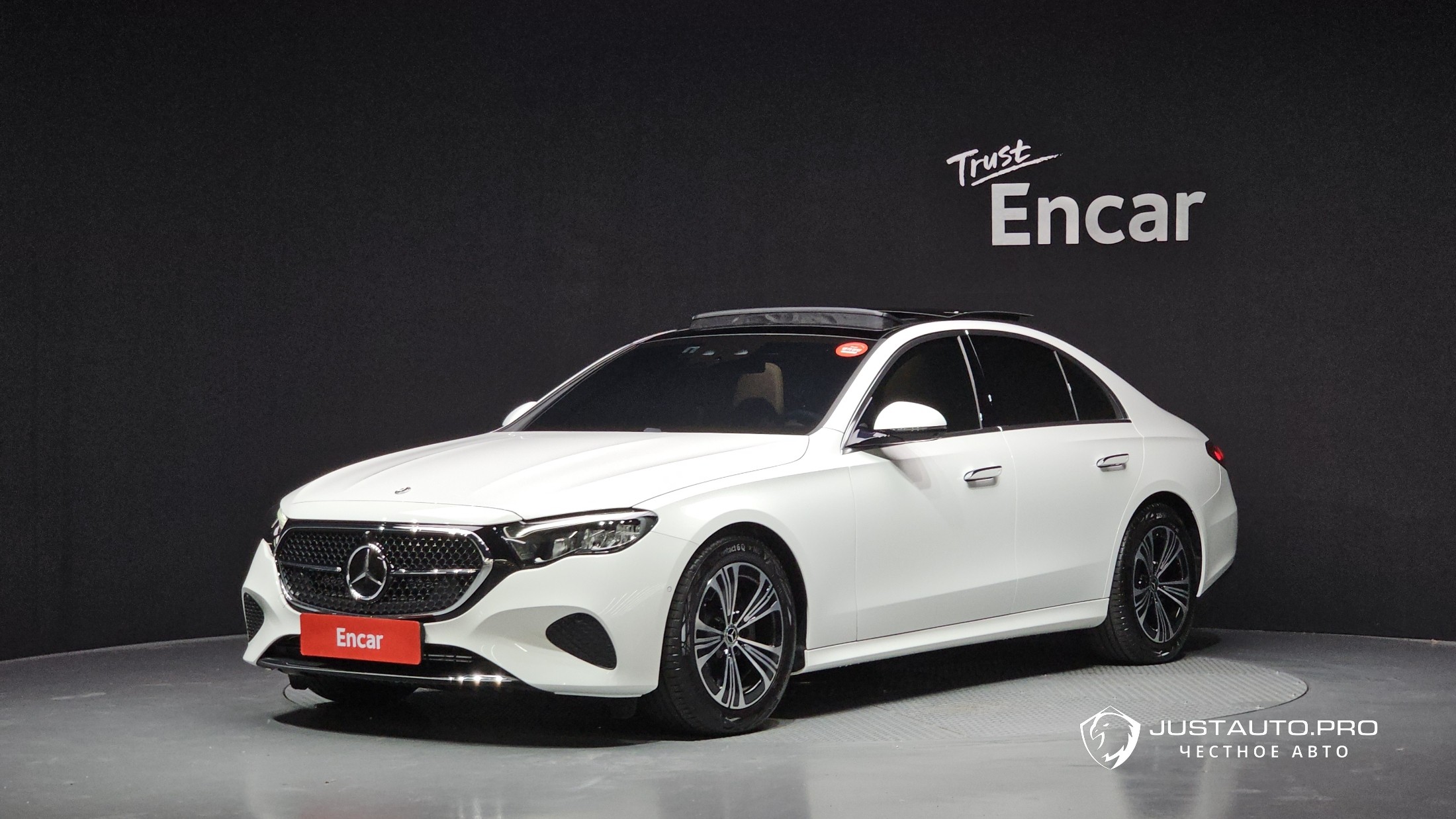 Автомобиль Mercedes-Benz E-Class