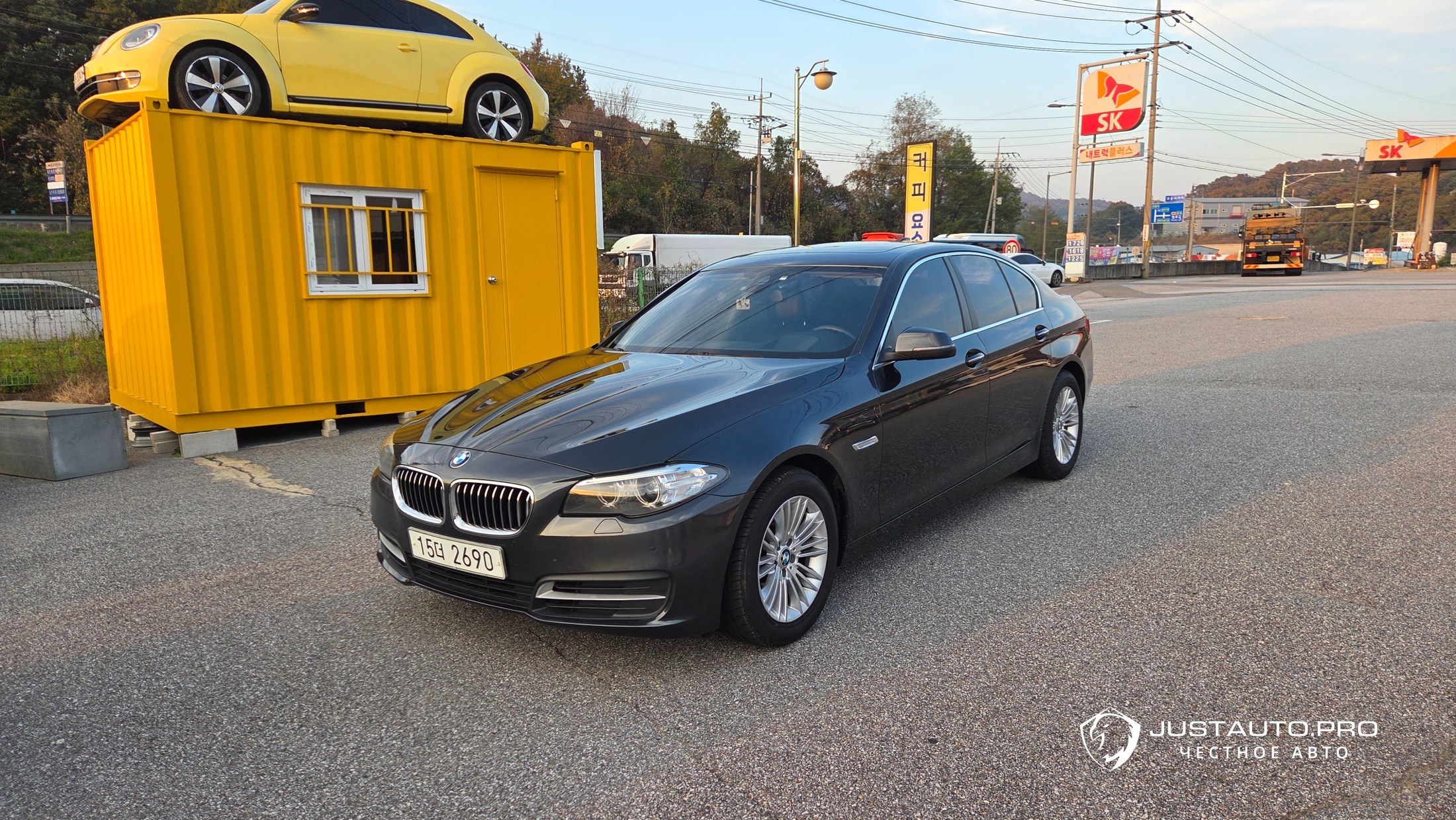 Автомобиль BMW 5-Series
