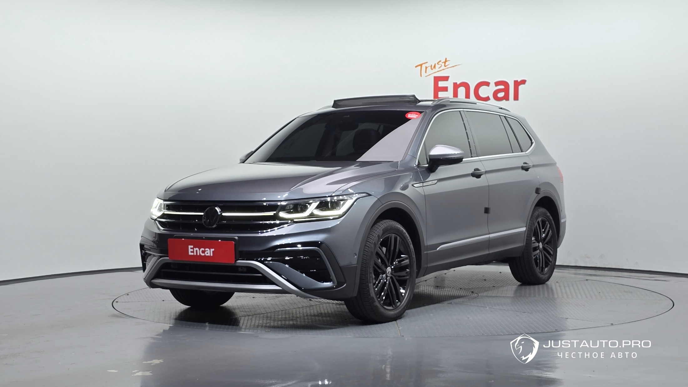 Автомобиль Volkswagen Tiguan