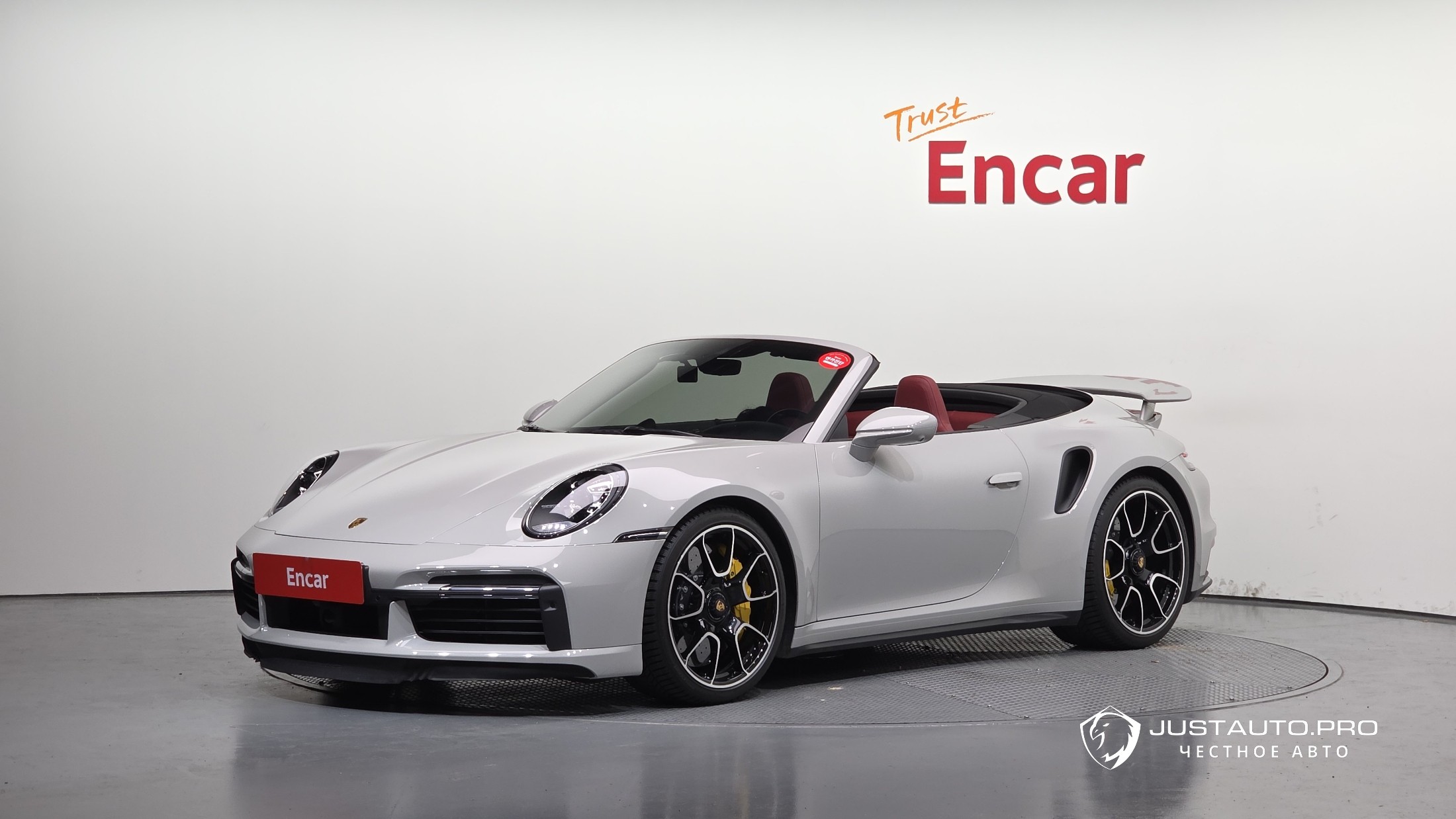 Автомобиль Porsche 911