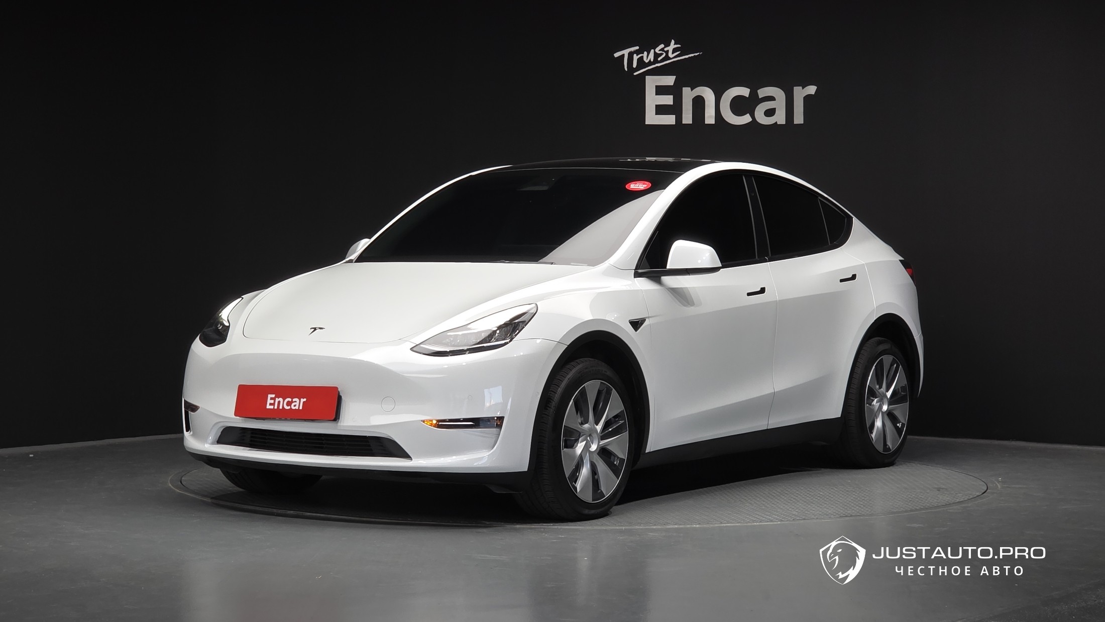 Автомобиль Tesla Model Y