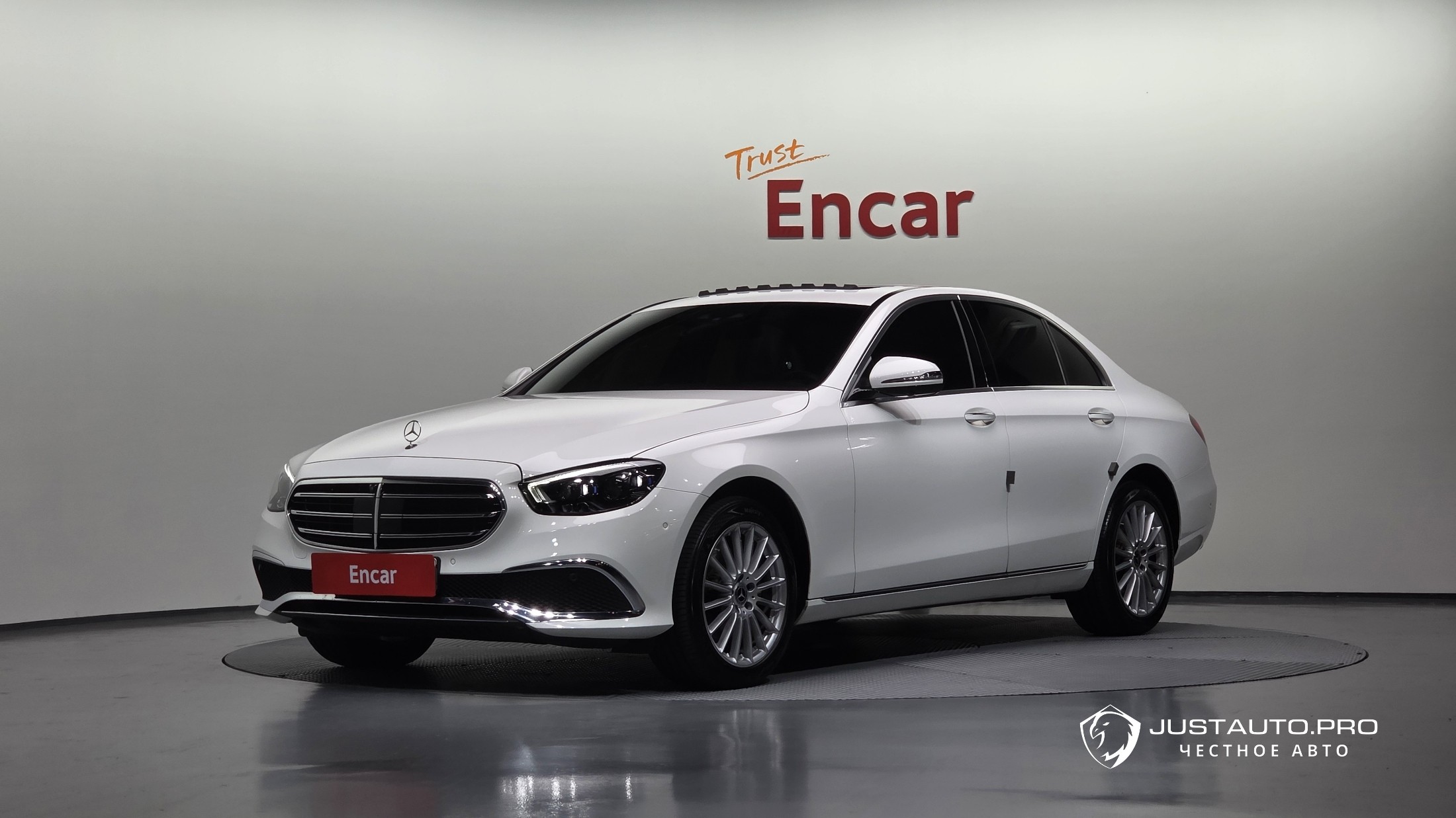 Автомобиль Mercedes-Benz E-Class