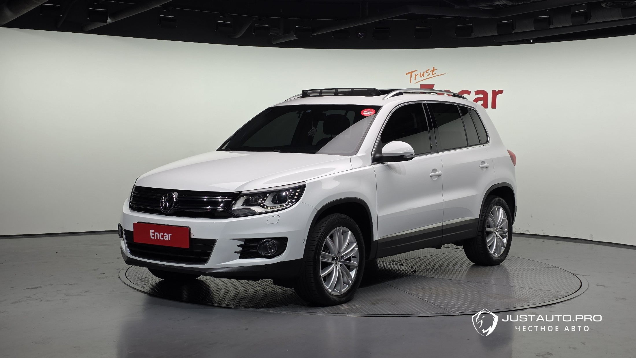 Автомобиль Volkswagen Tiguan