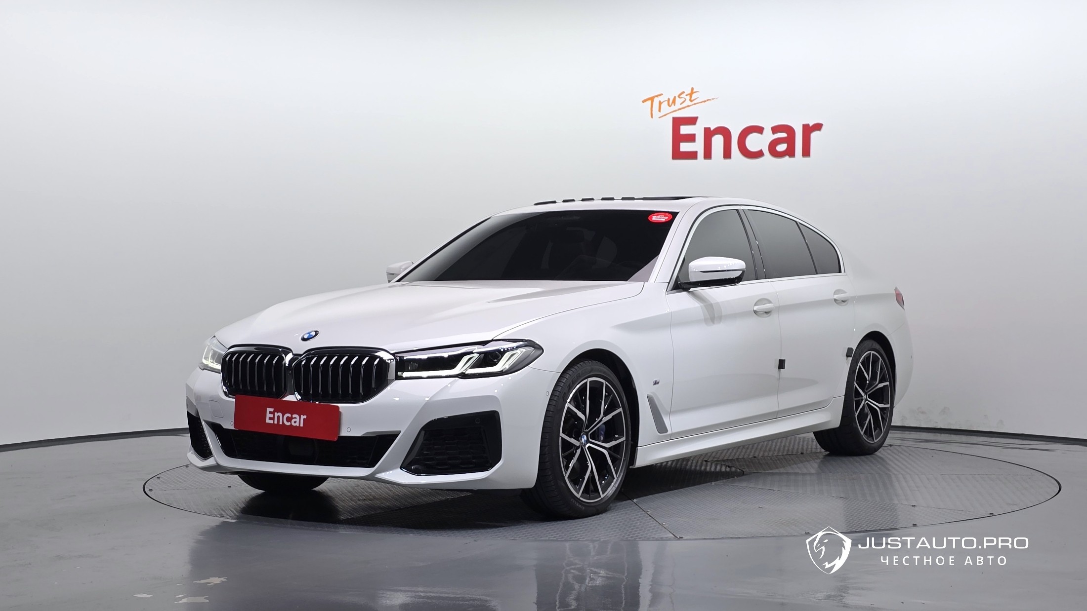 Автомобиль BMW 5-Series