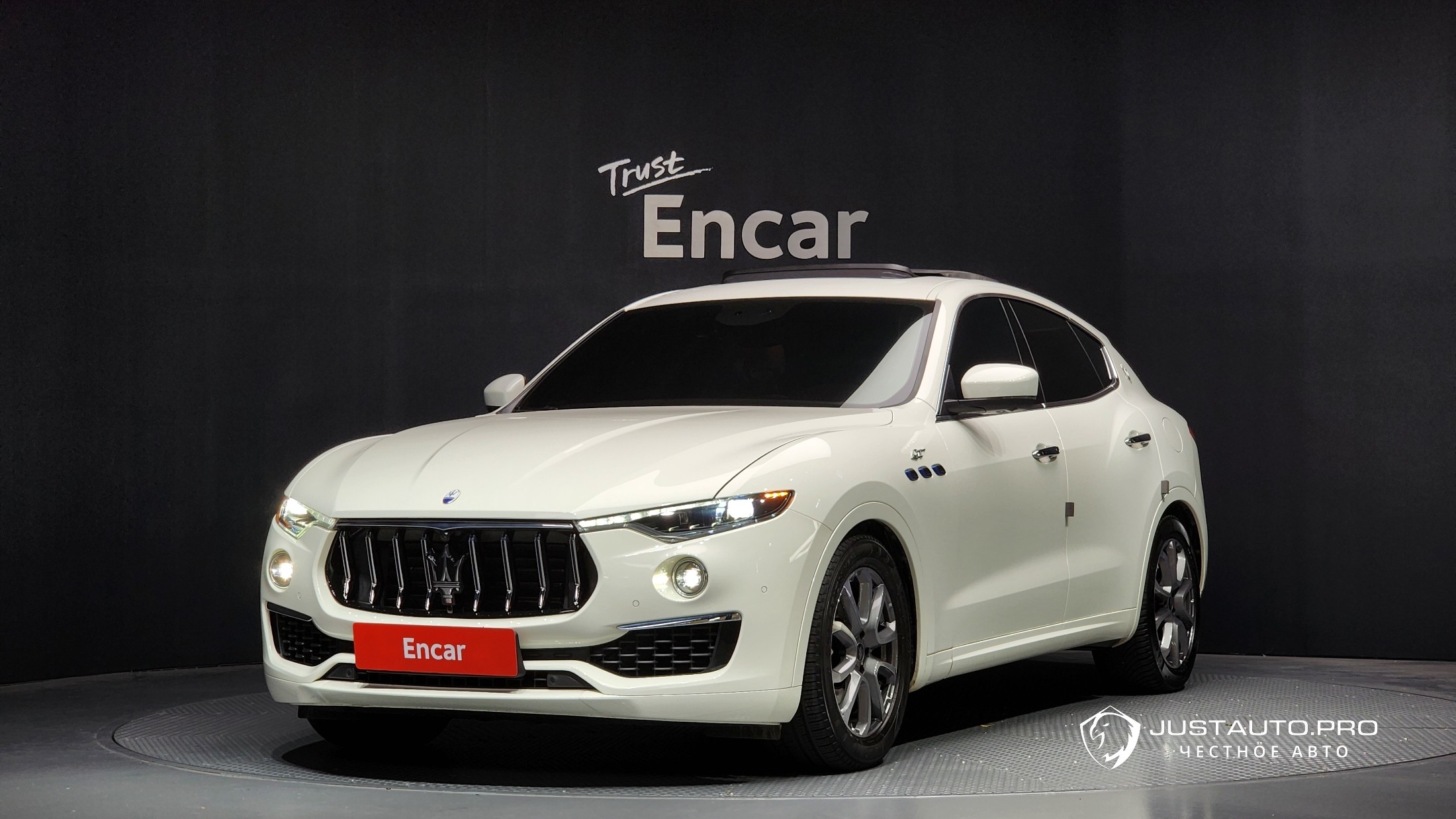 Автомобиль Maserati Levante