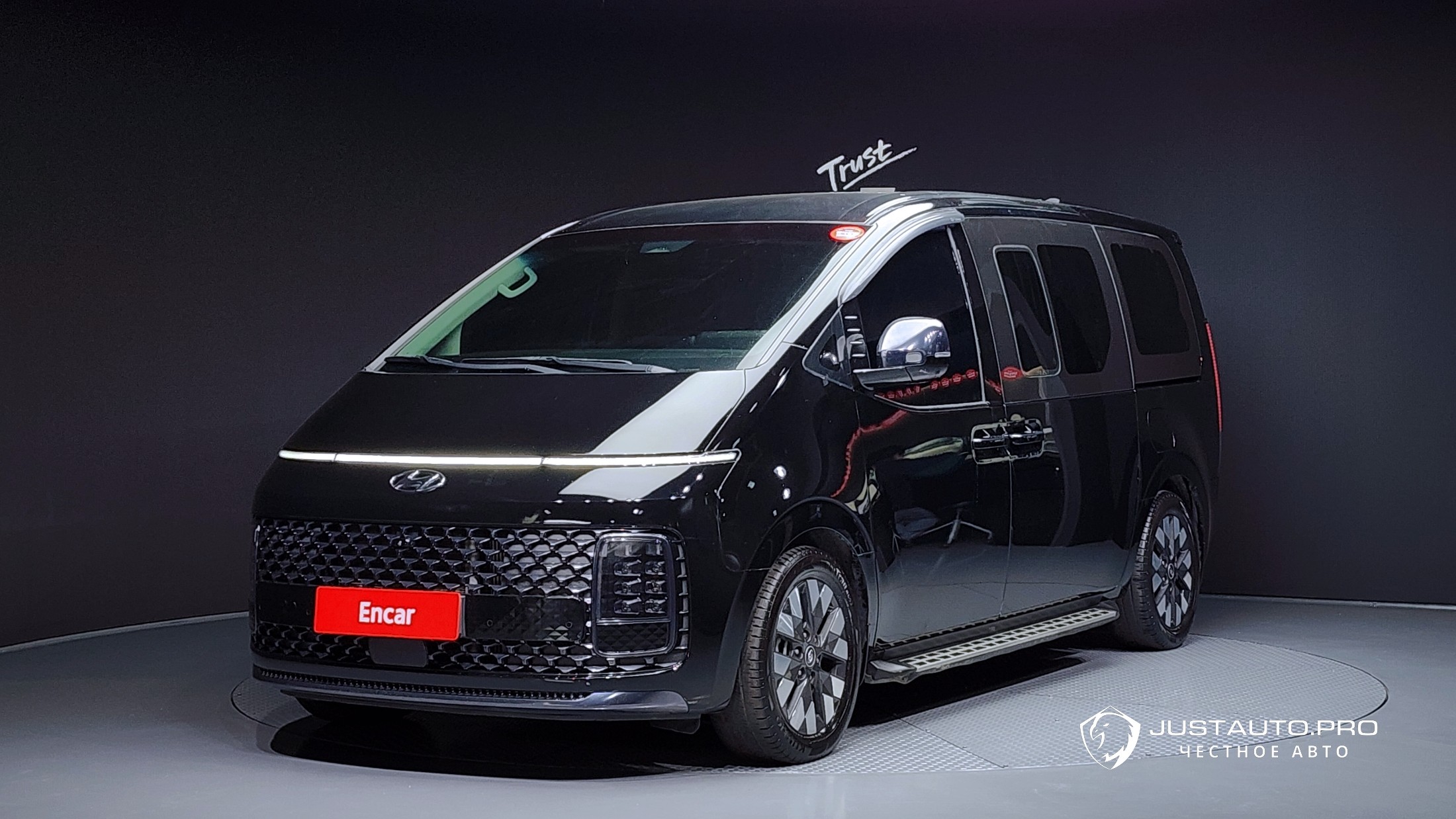Автомобиль Hyundai Staria