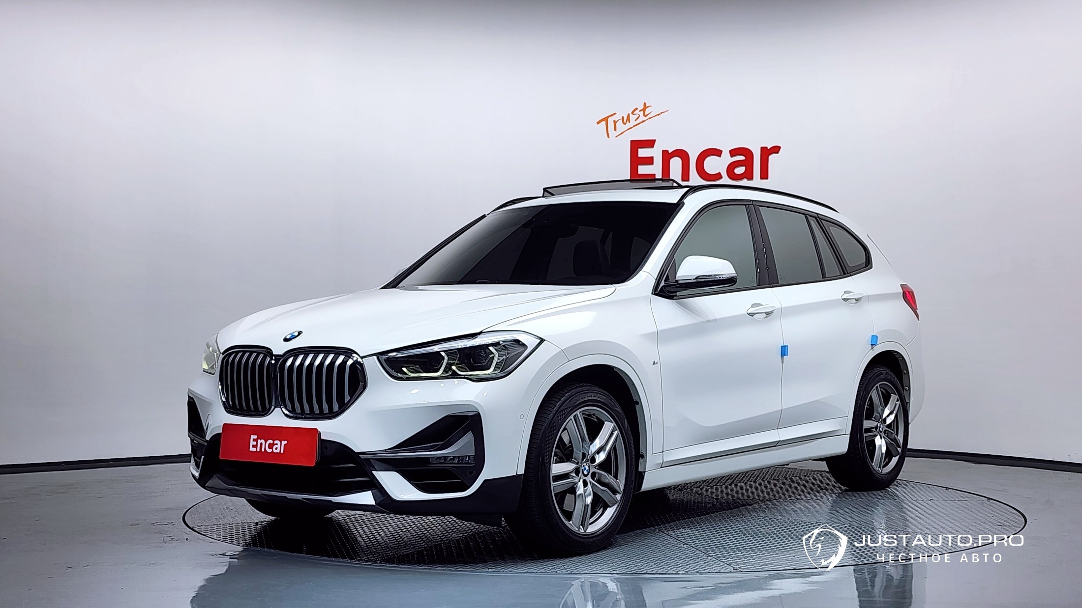 Автомобиль BMW X1