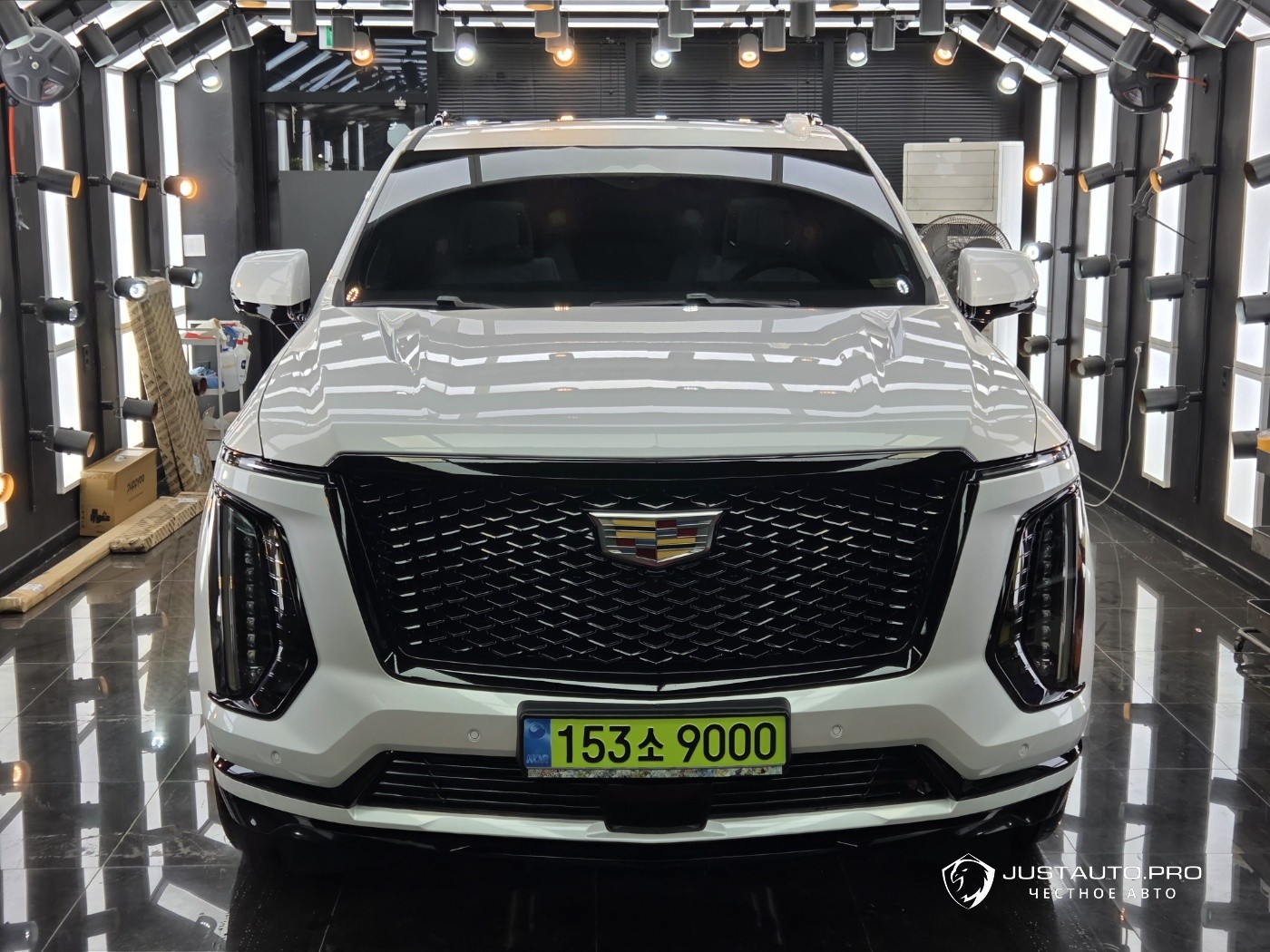 Автомобиль Cadillac Escalade