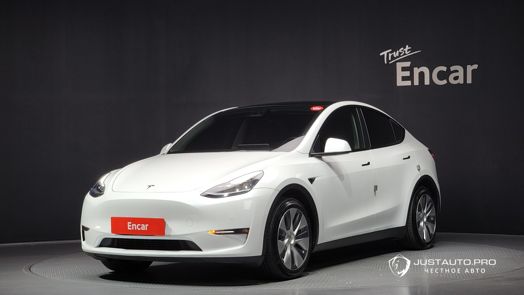Автомобиль Tesla Model Y