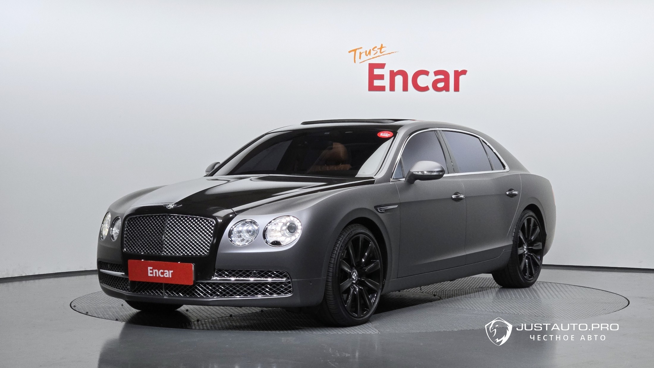 Автомобиль Bentley Flying Spur