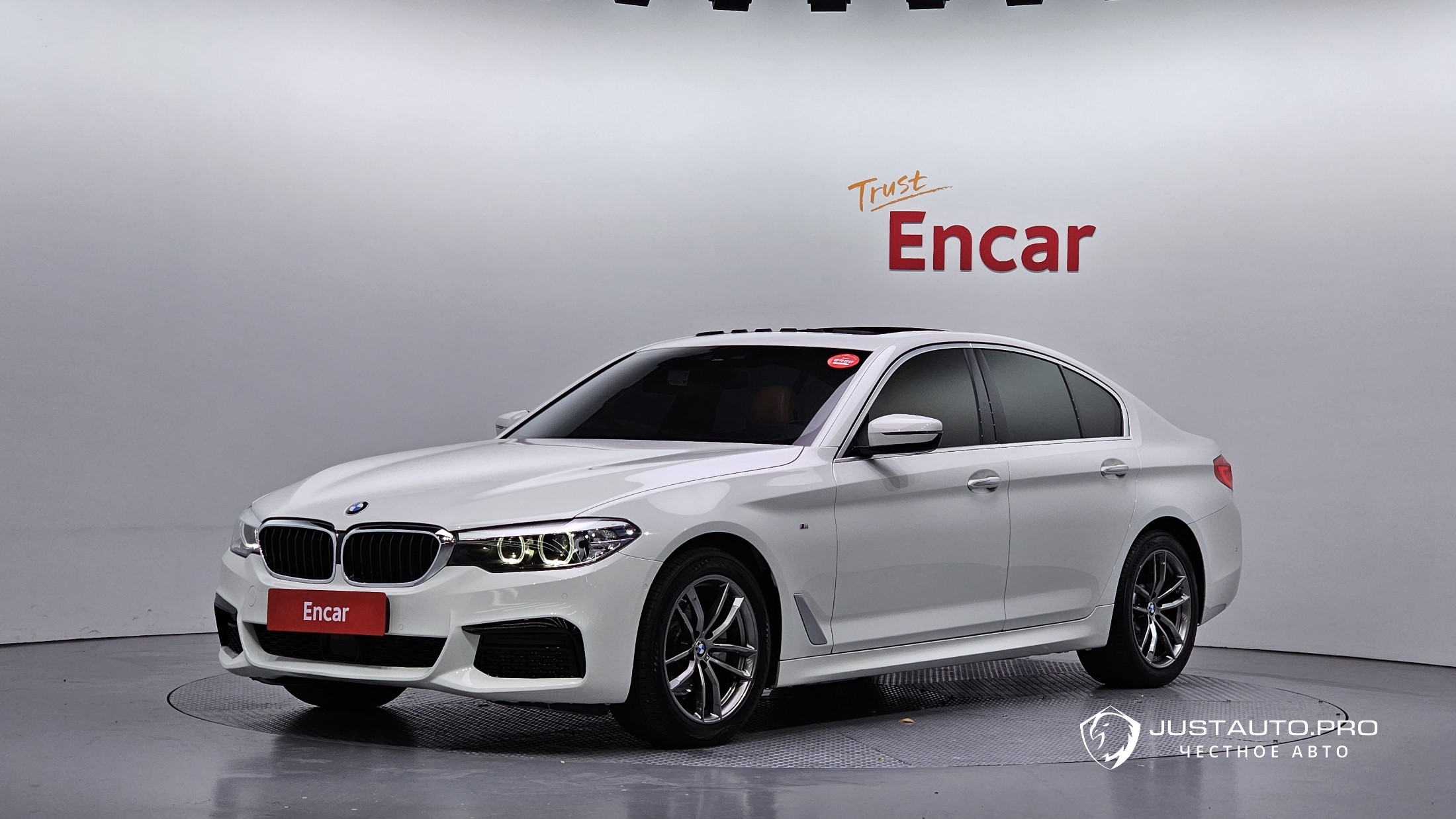 Автомобиль BMW 5-Series