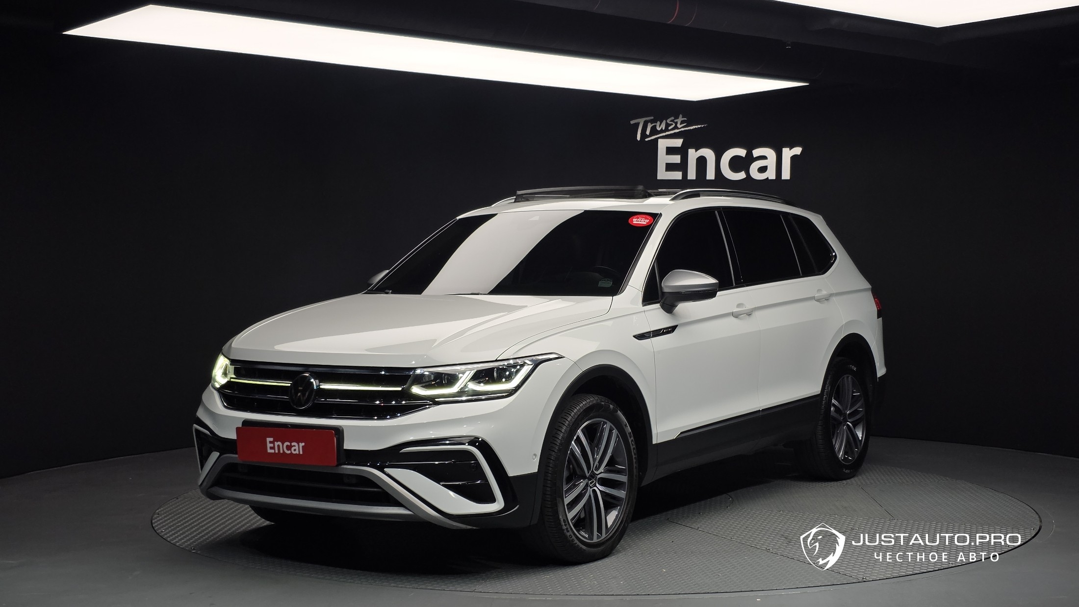 Автомобиль Volkswagen Tiguan