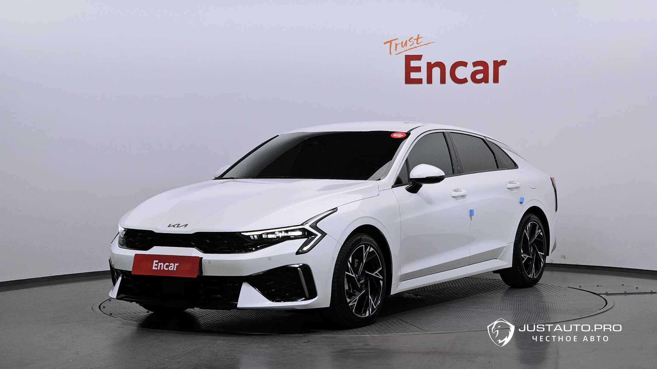 Автомобиль Kia K5