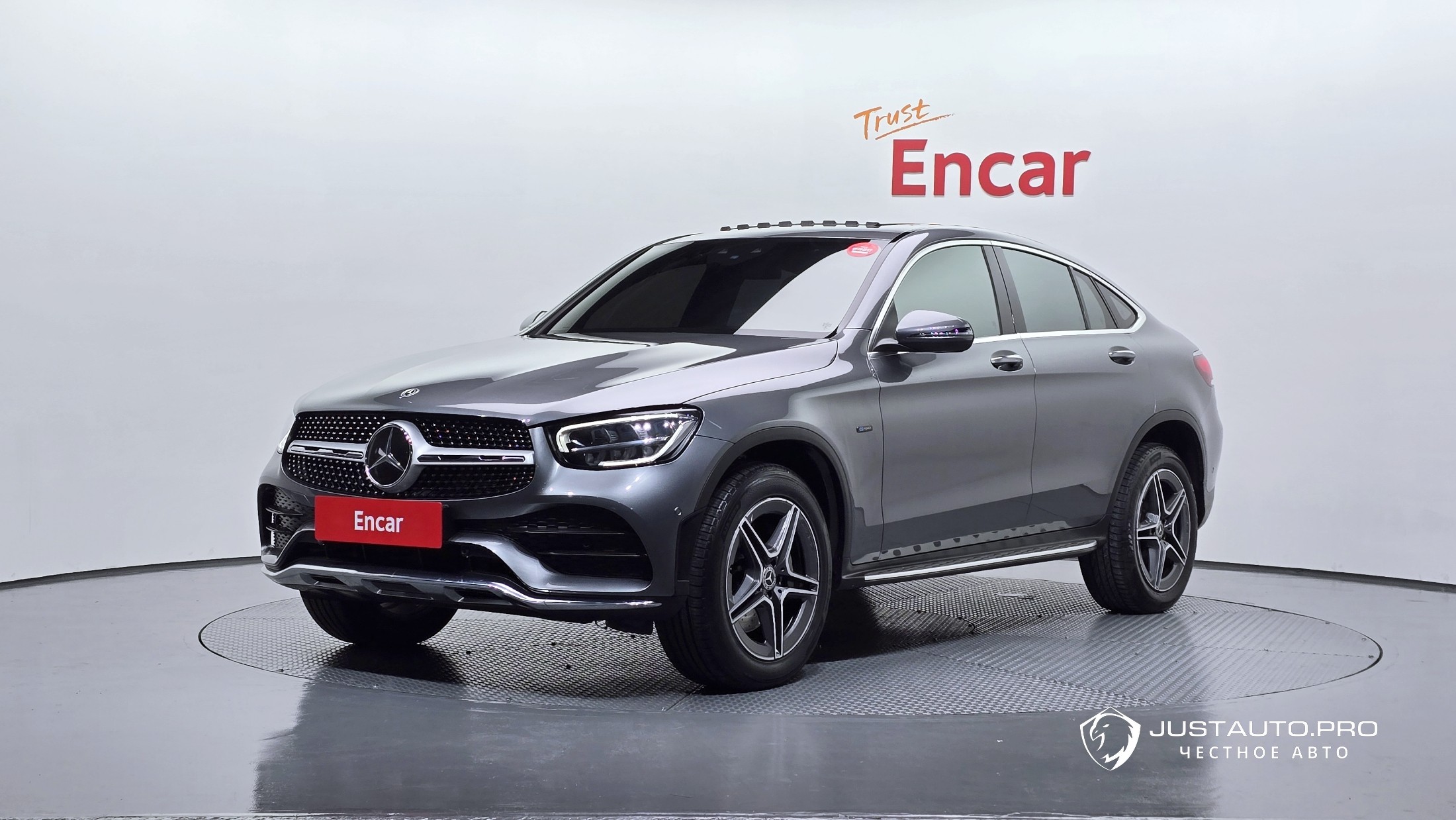 Автомобиль Mercedes-Benz GLC-Class