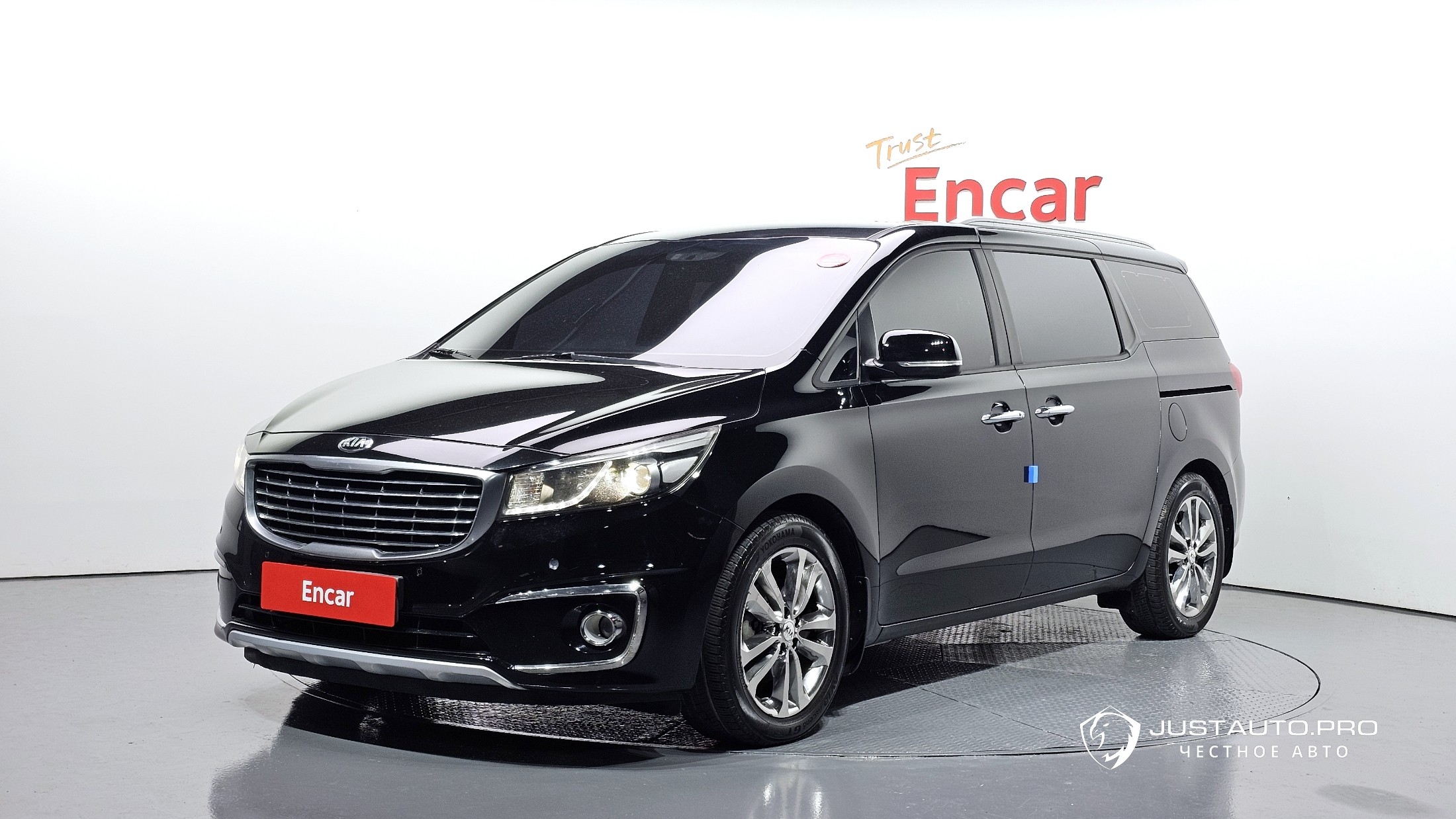 Автомобиль Kia Canival
