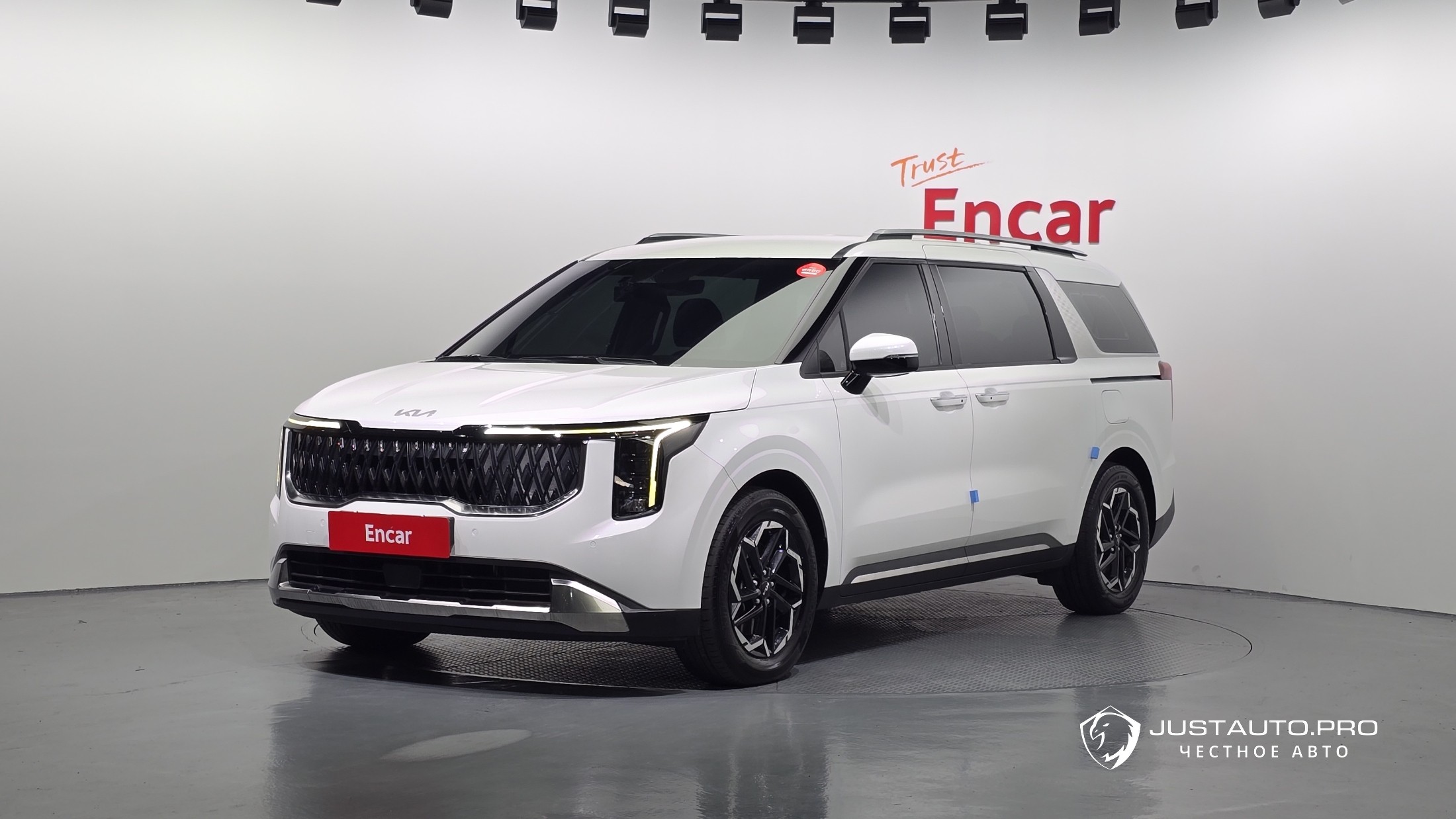 Автомобиль Kia Canival