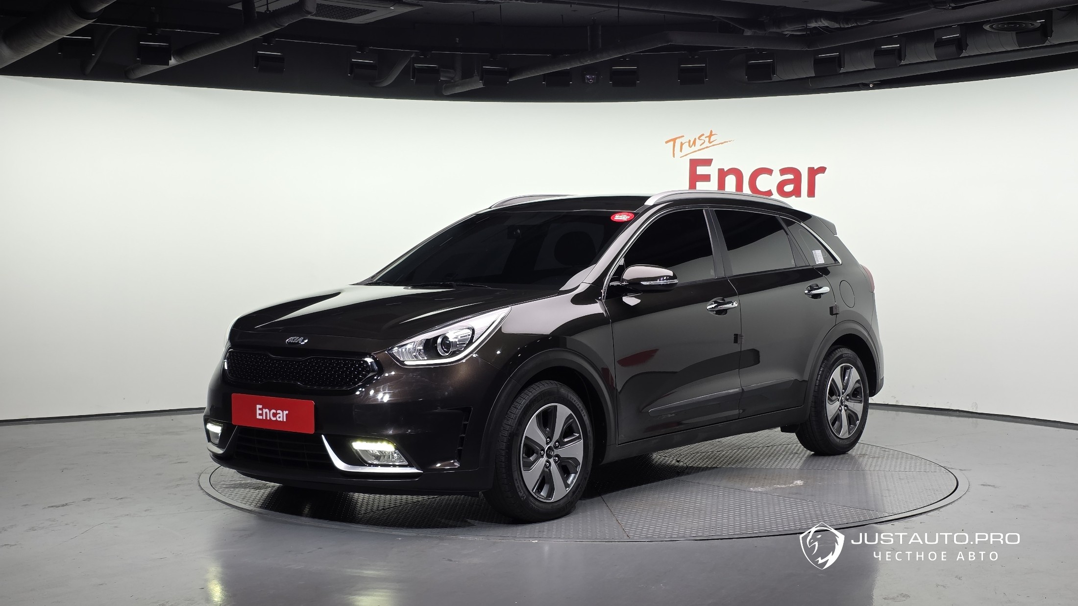 Автомобиль Kia Niro