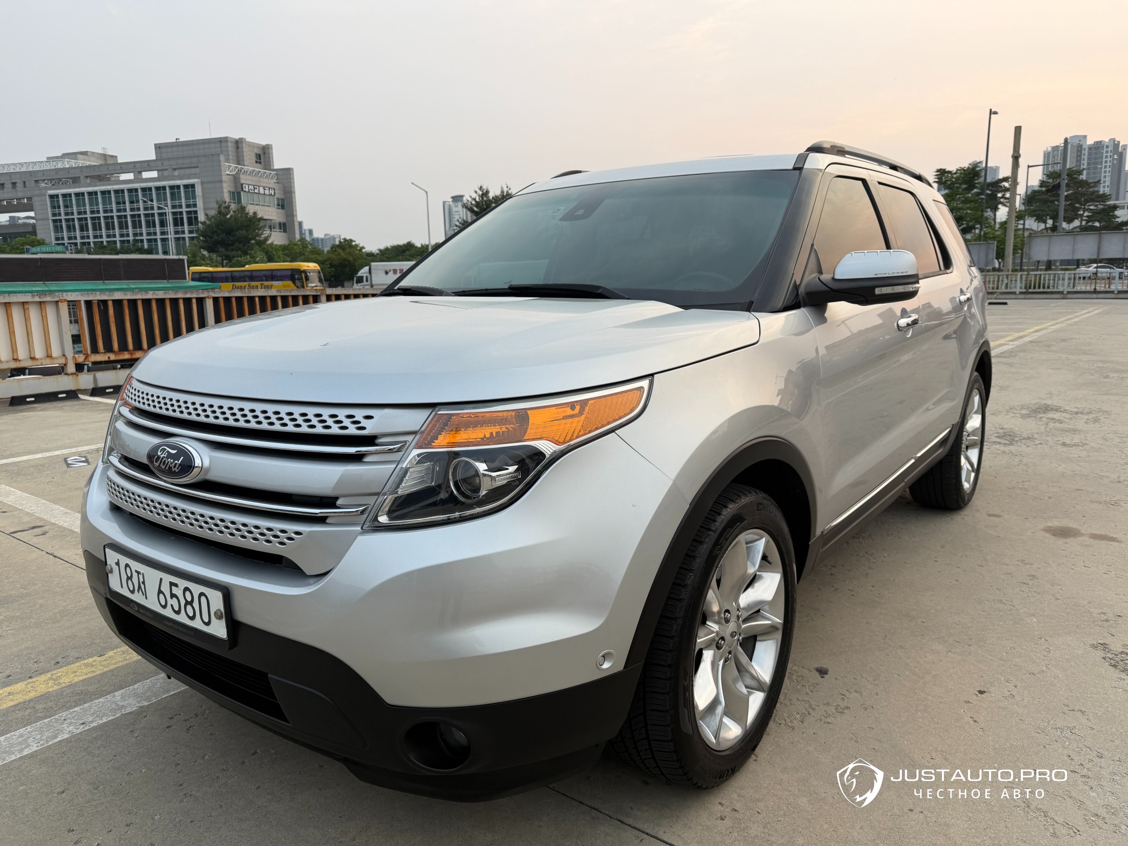 Автомобиль Ford Explorer