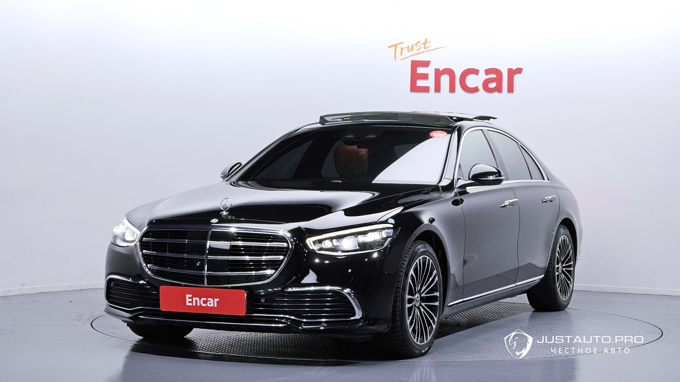 Автомобиль Mercedes-Benz S-Class