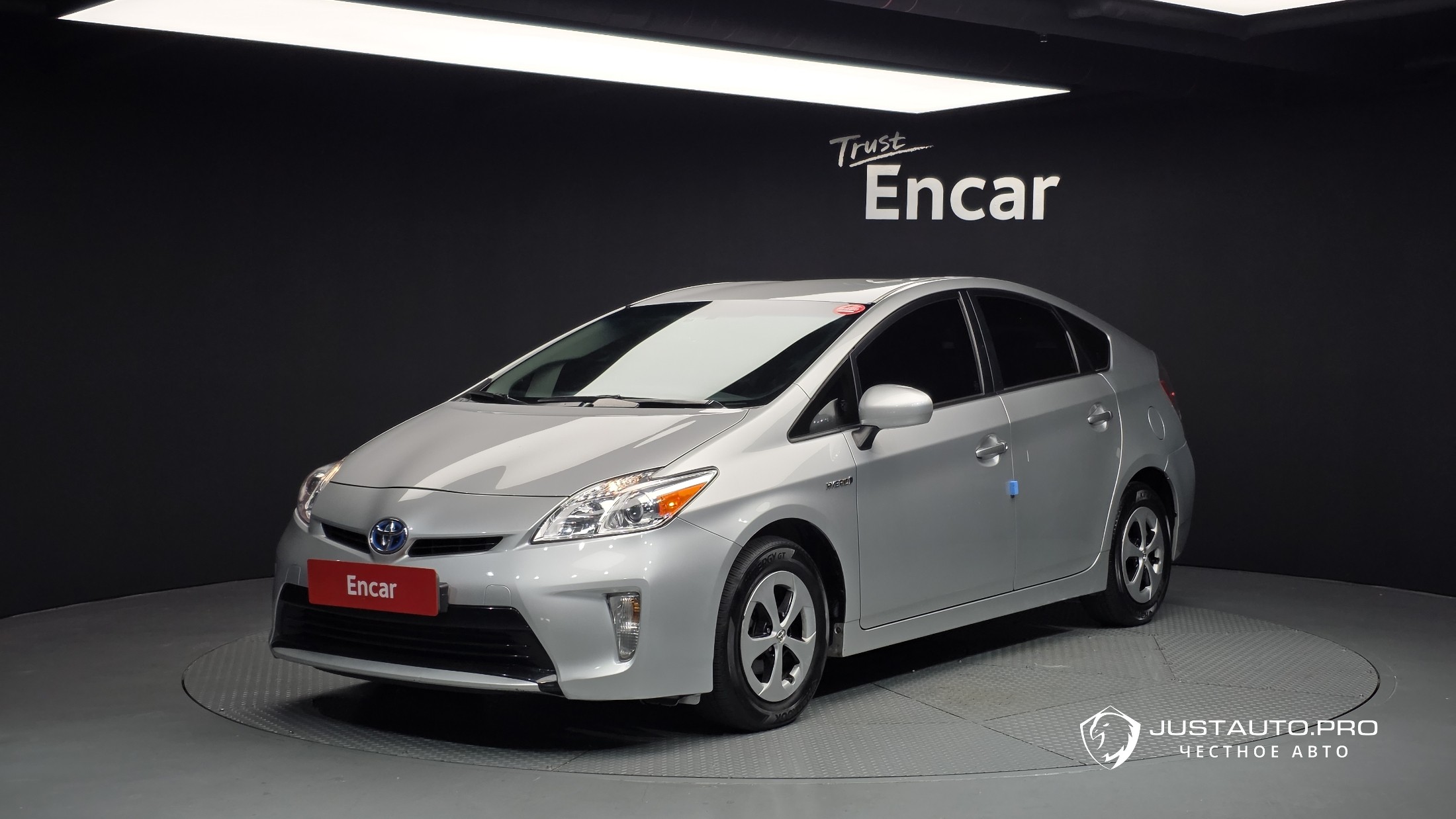 Автомобиль Toyota Prius