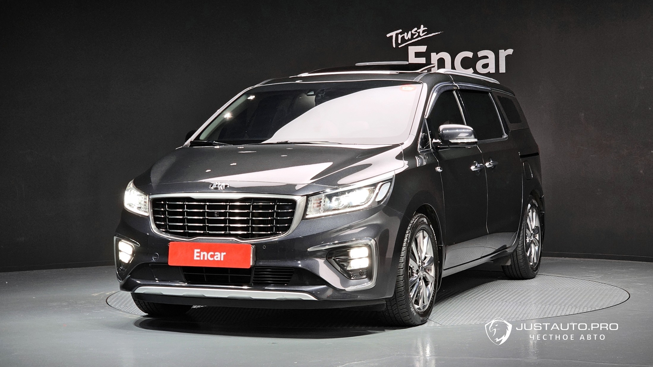 Автомобиль Kia Canival