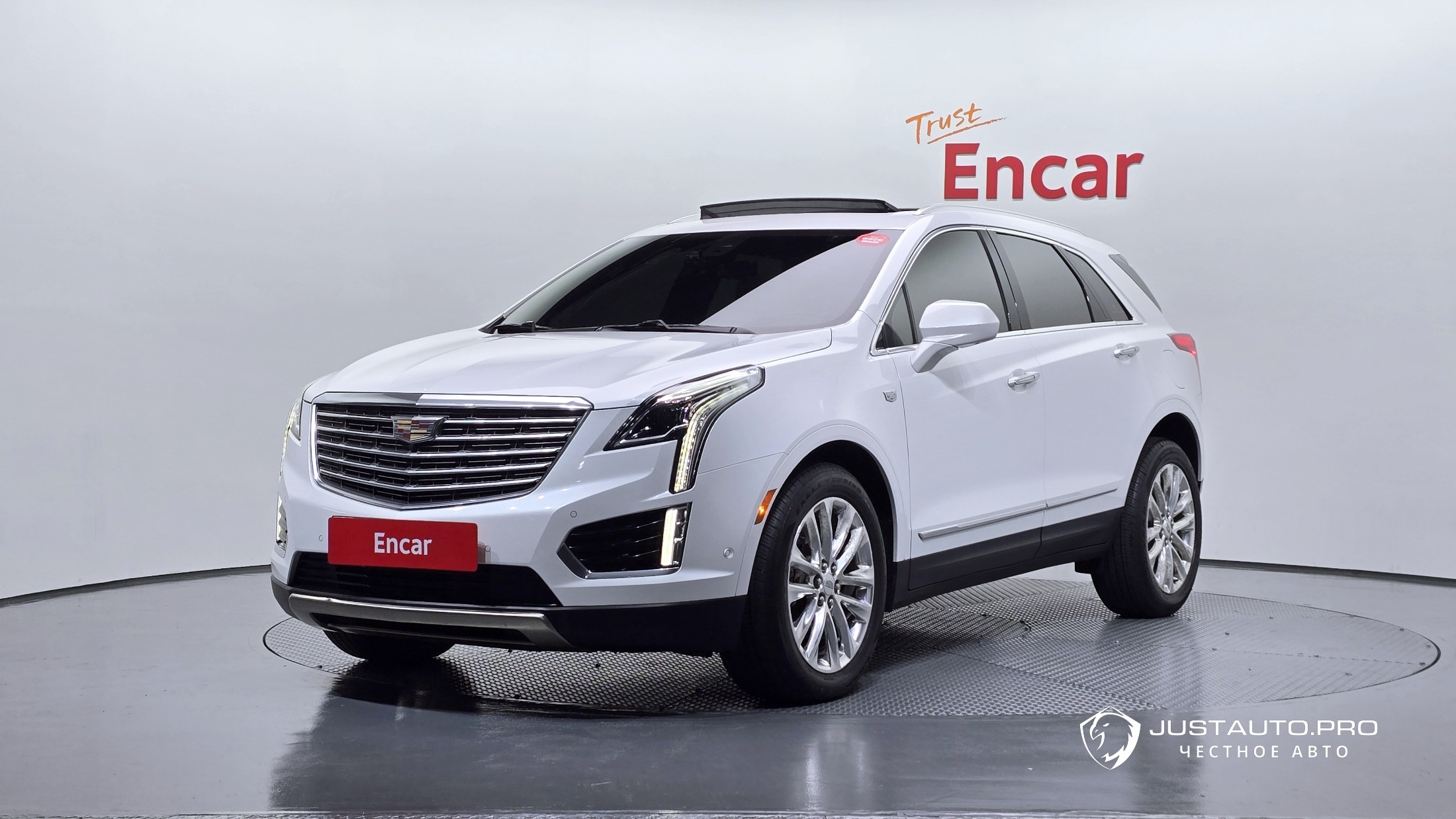 Автомобиль Cadillac XT5
