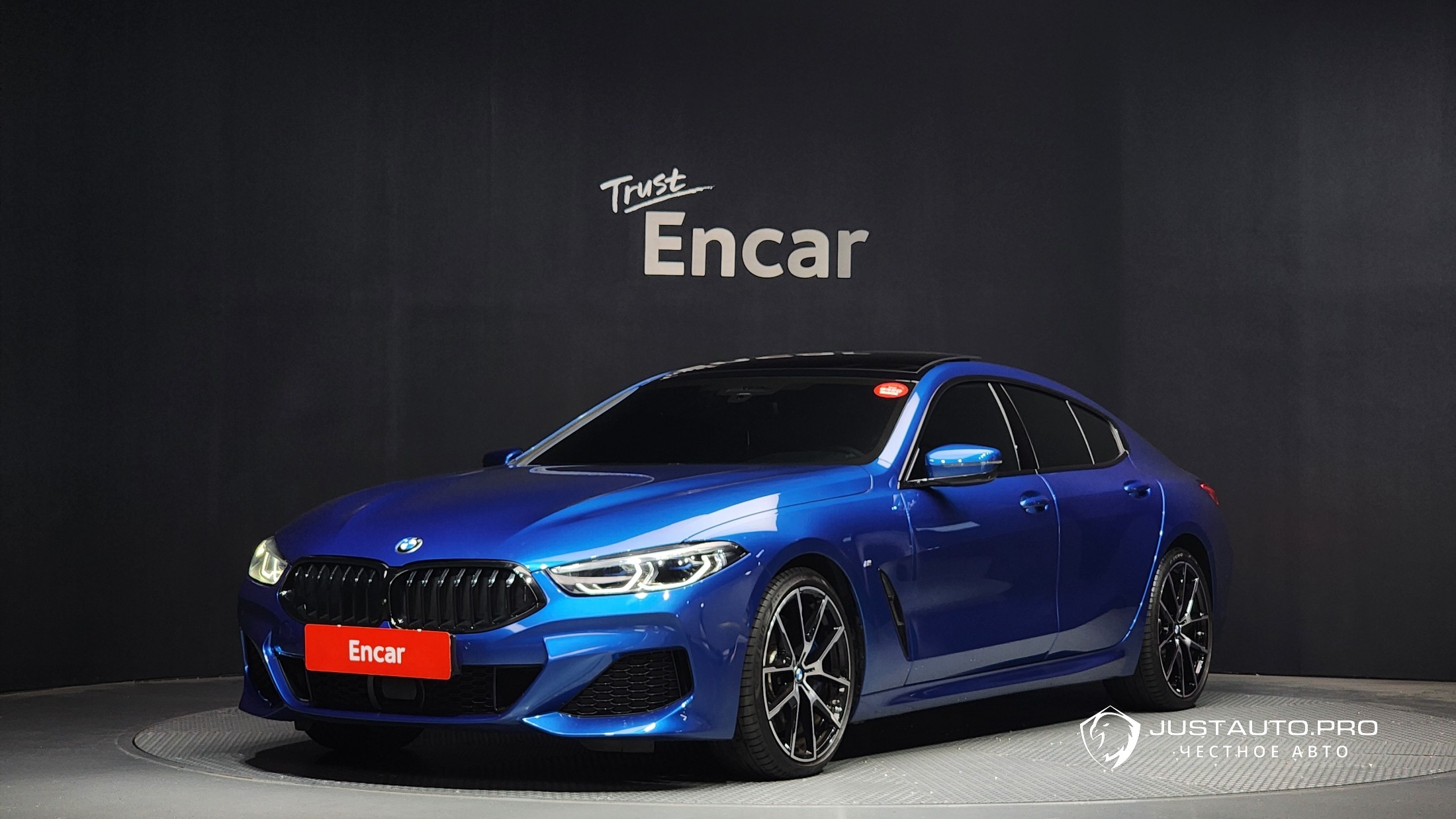 Автомобиль BMW 8-Series