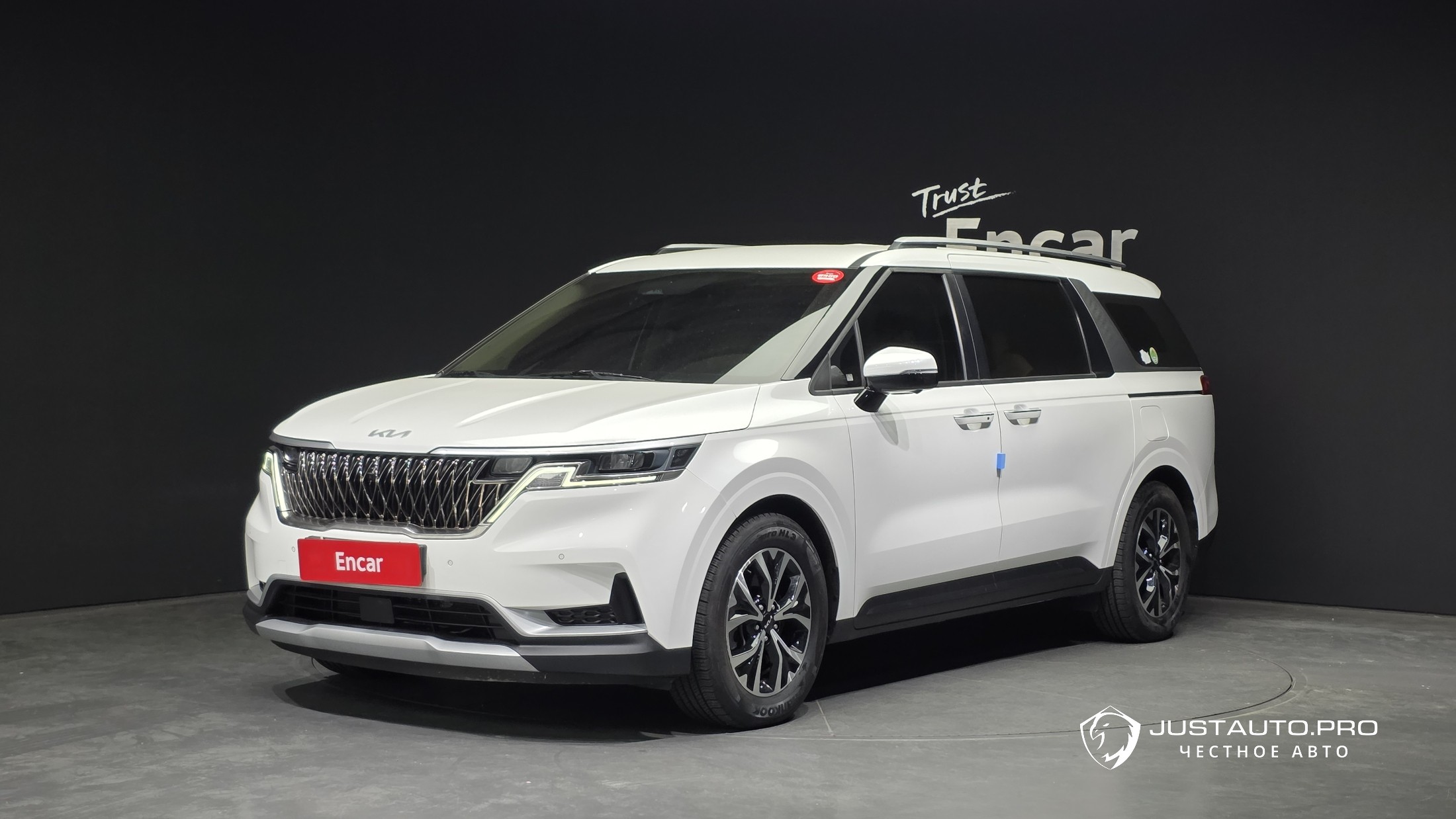 Автомобиль Kia Canival