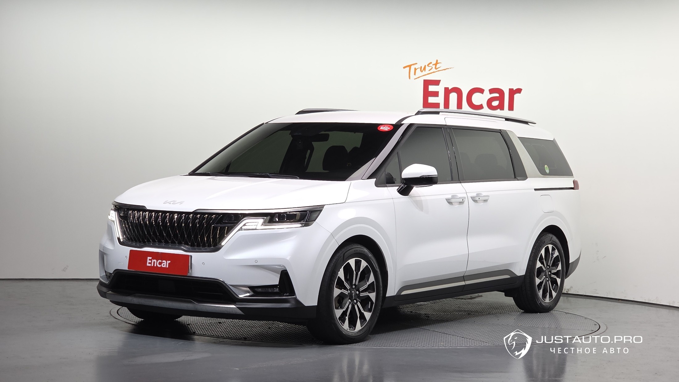 Автомобиль Kia Canival