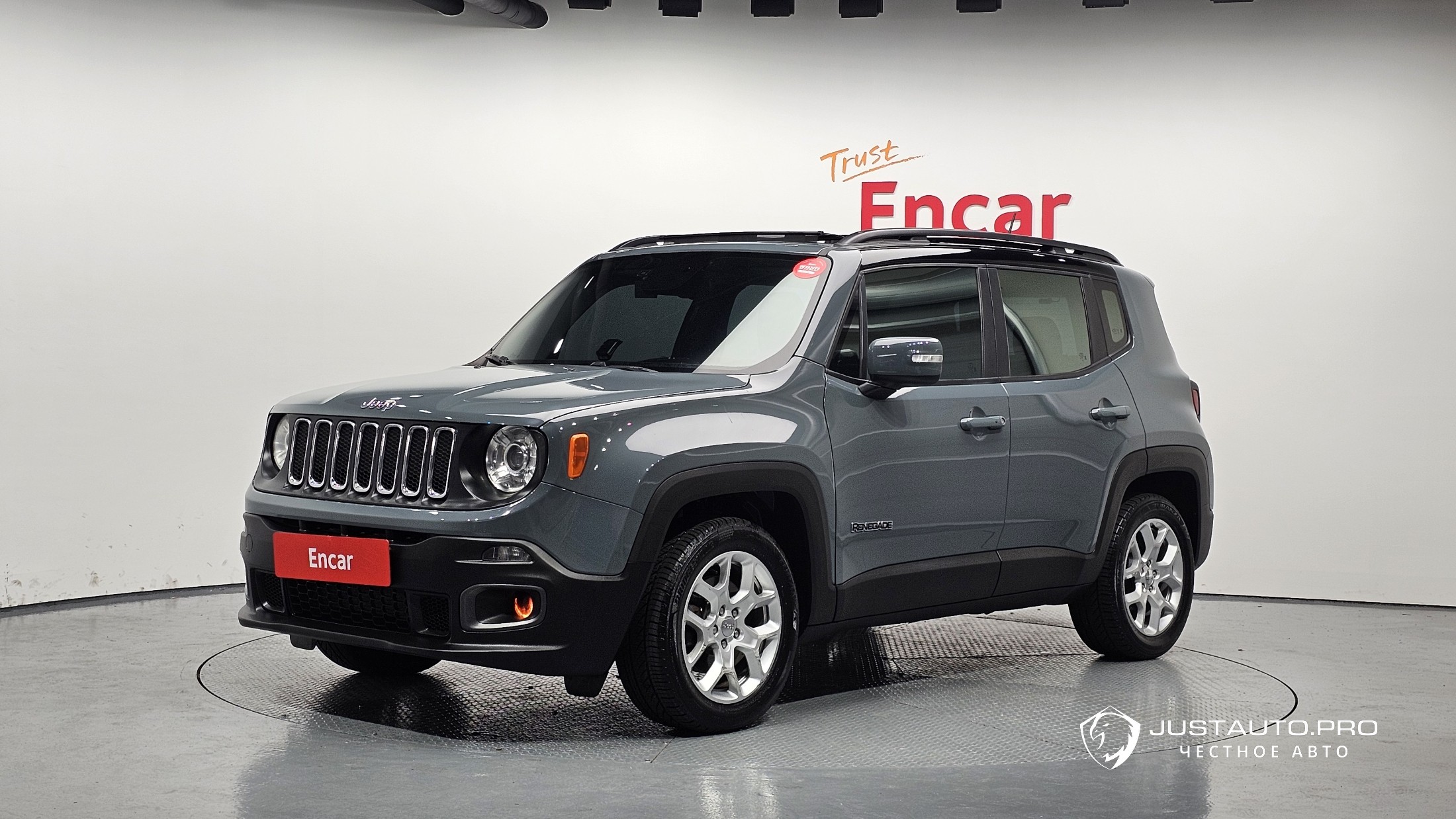 Автомобиль Jeep Renegade