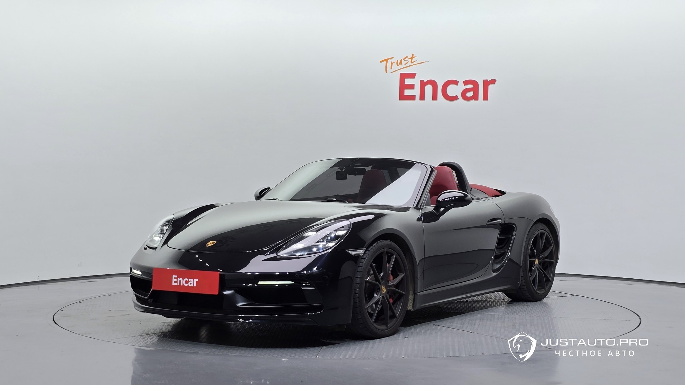 Автомобиль Porsche 718