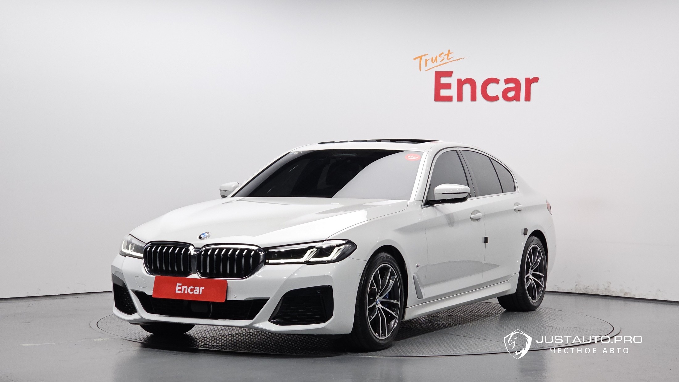 Автомобиль BMW 5-Series