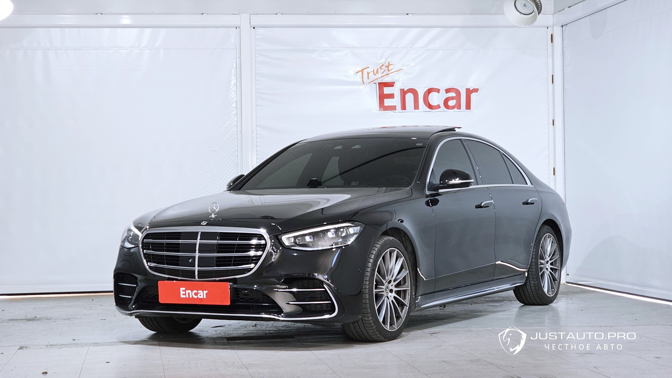 Автомобиль Mercedes-Benz S-Class