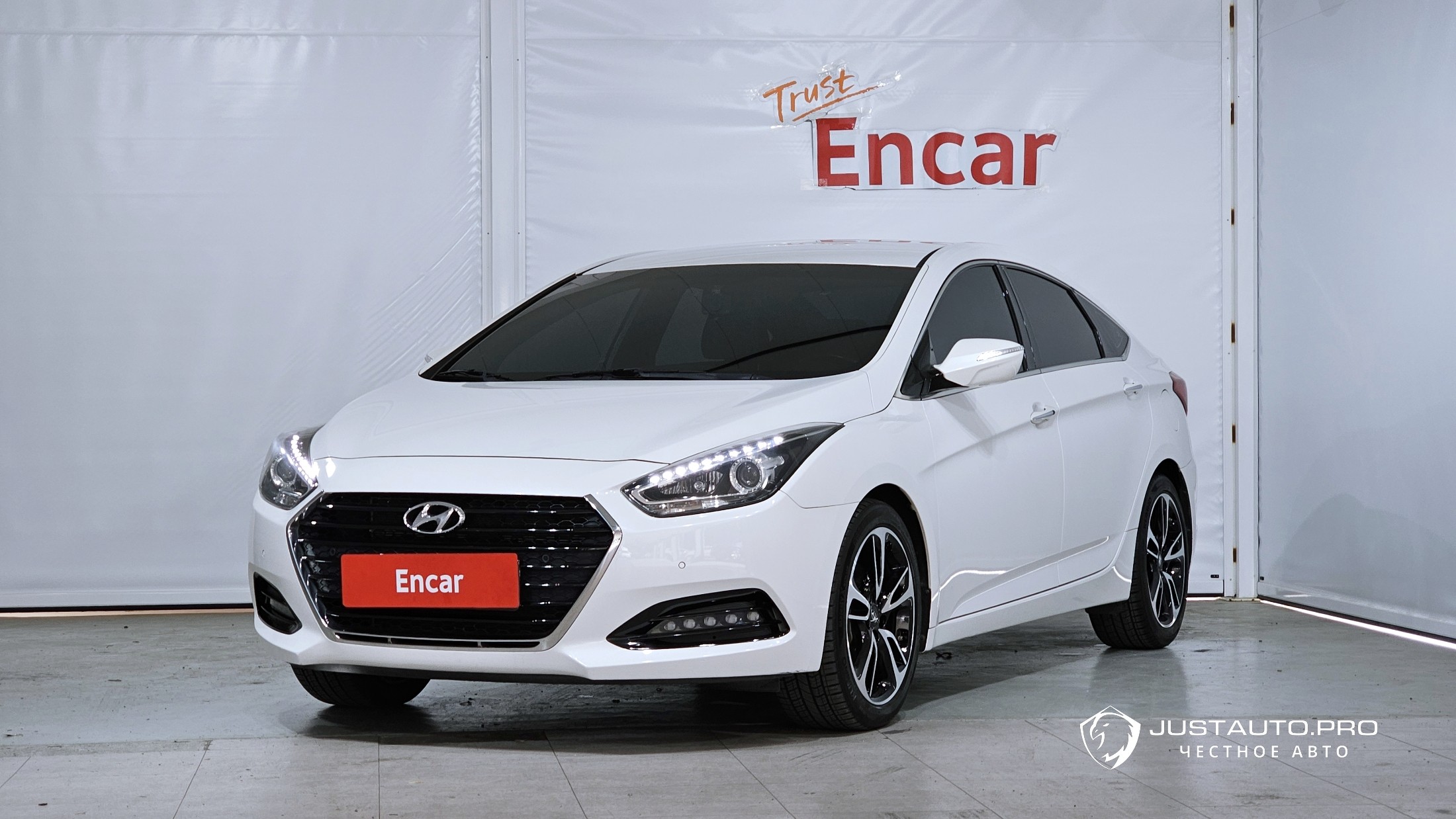 Автомобиль Hyundai i40