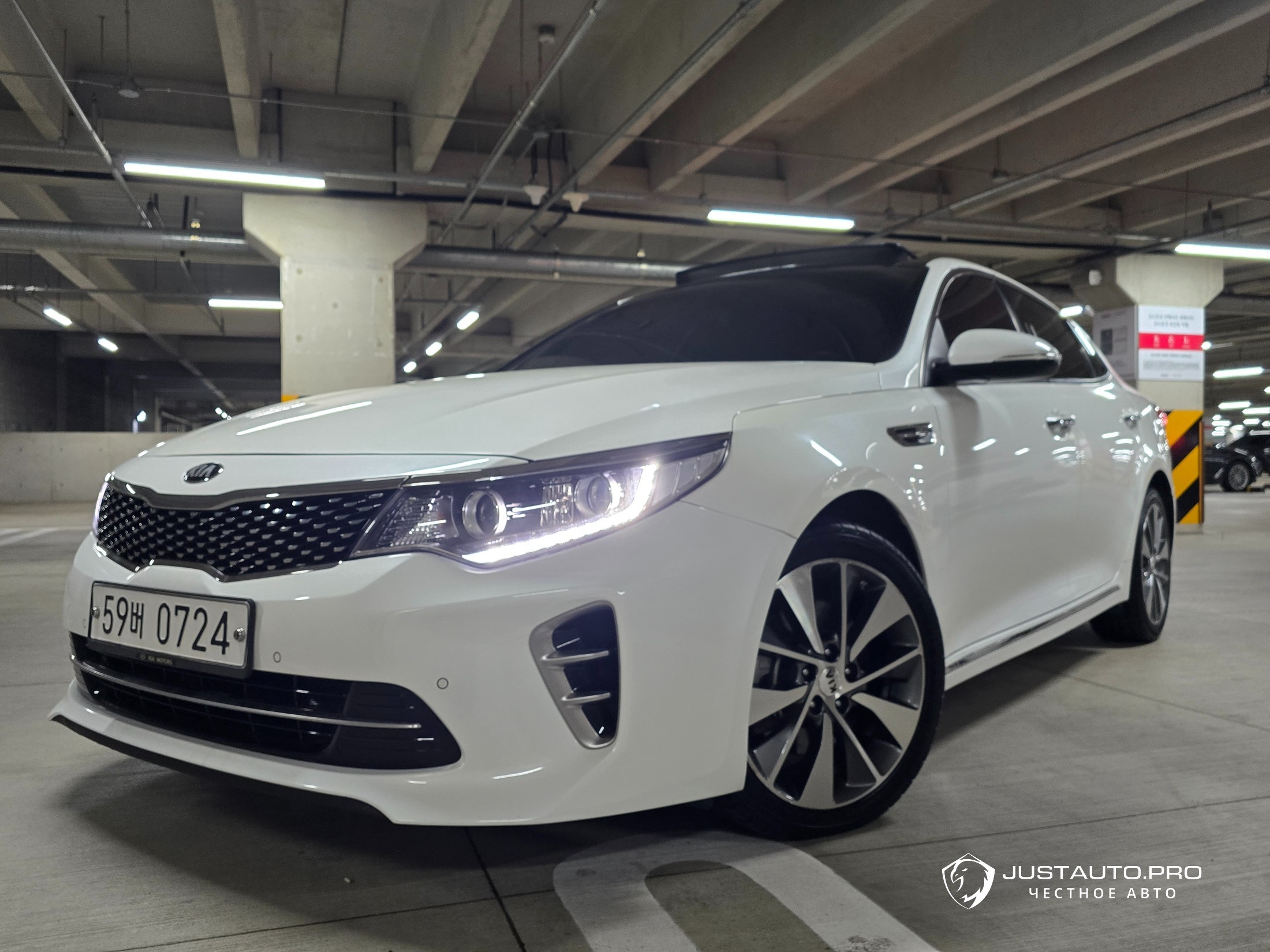 Автомобиль Kia K5