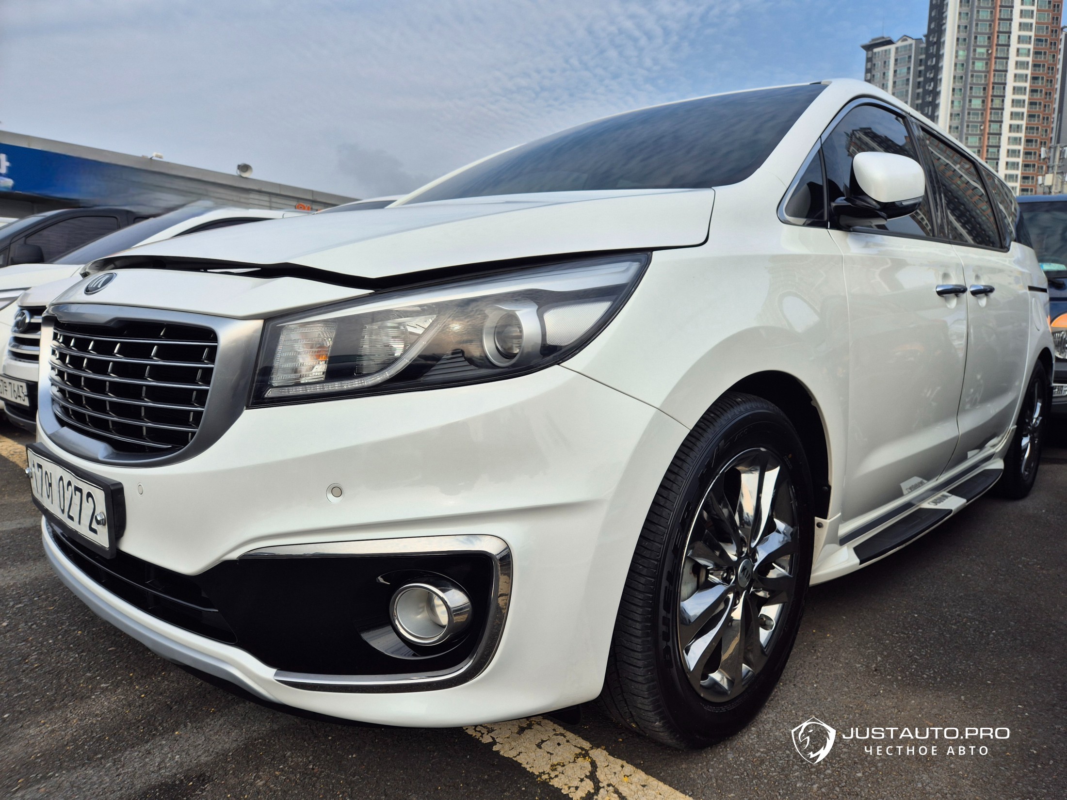 Автомобиль Kia Canival