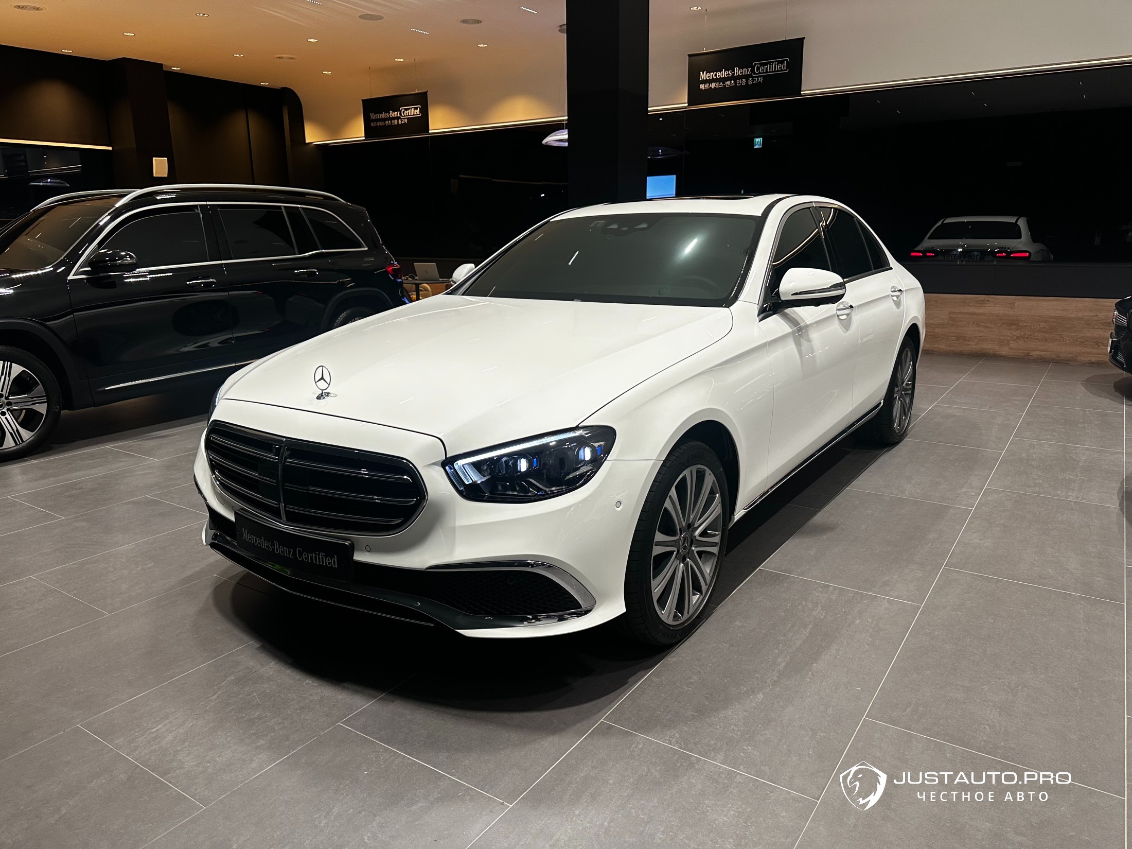 Автомобиль Mercedes-Benz E-Class