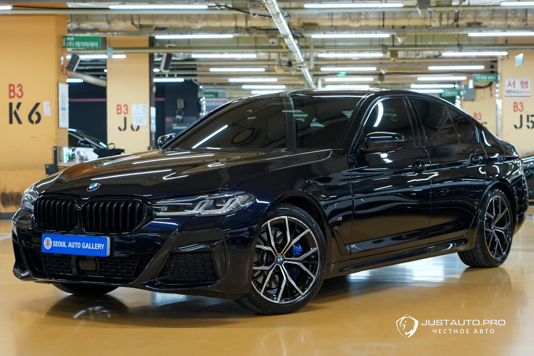 Автомобиль BMW 5-Series