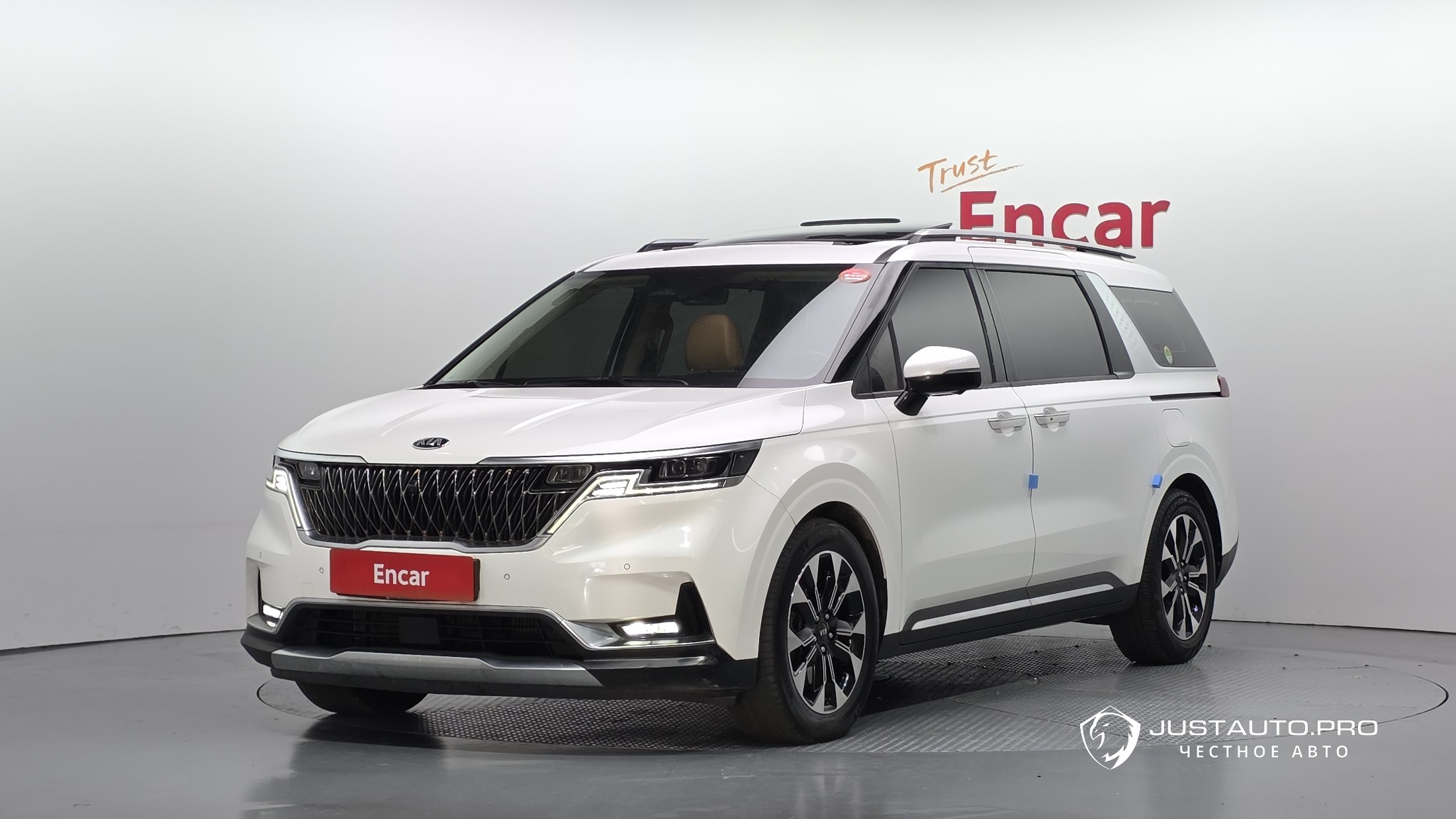 Автомобиль Kia Canival