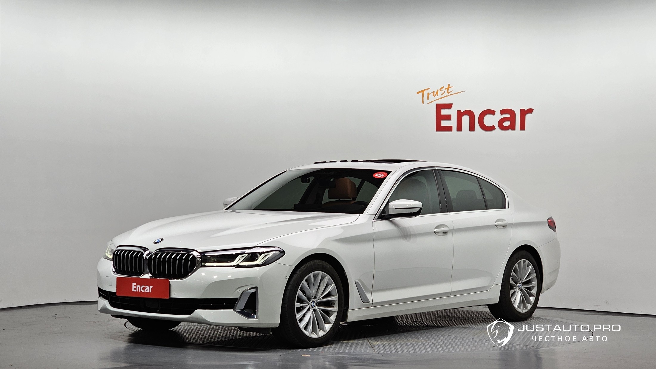 Автомобиль BMW 5-Series