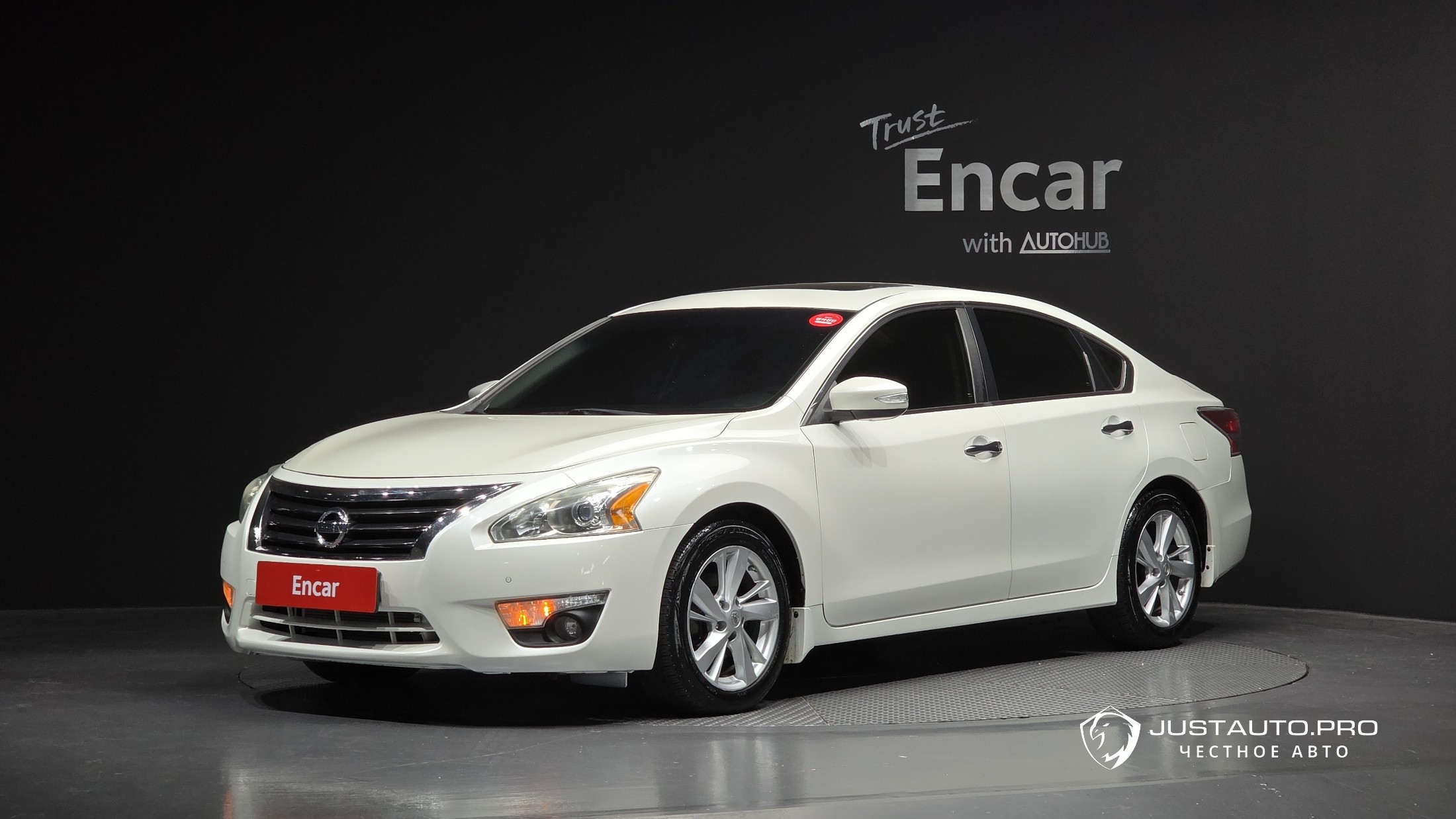 Автомобиль Nissan Altima