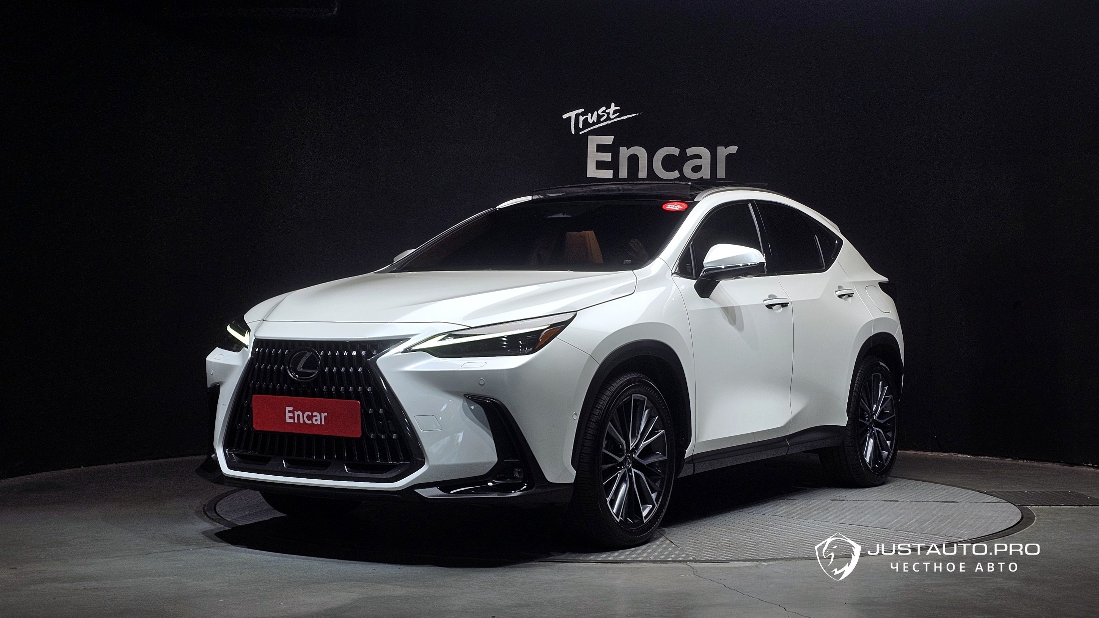 Автомобиль Lexus NX