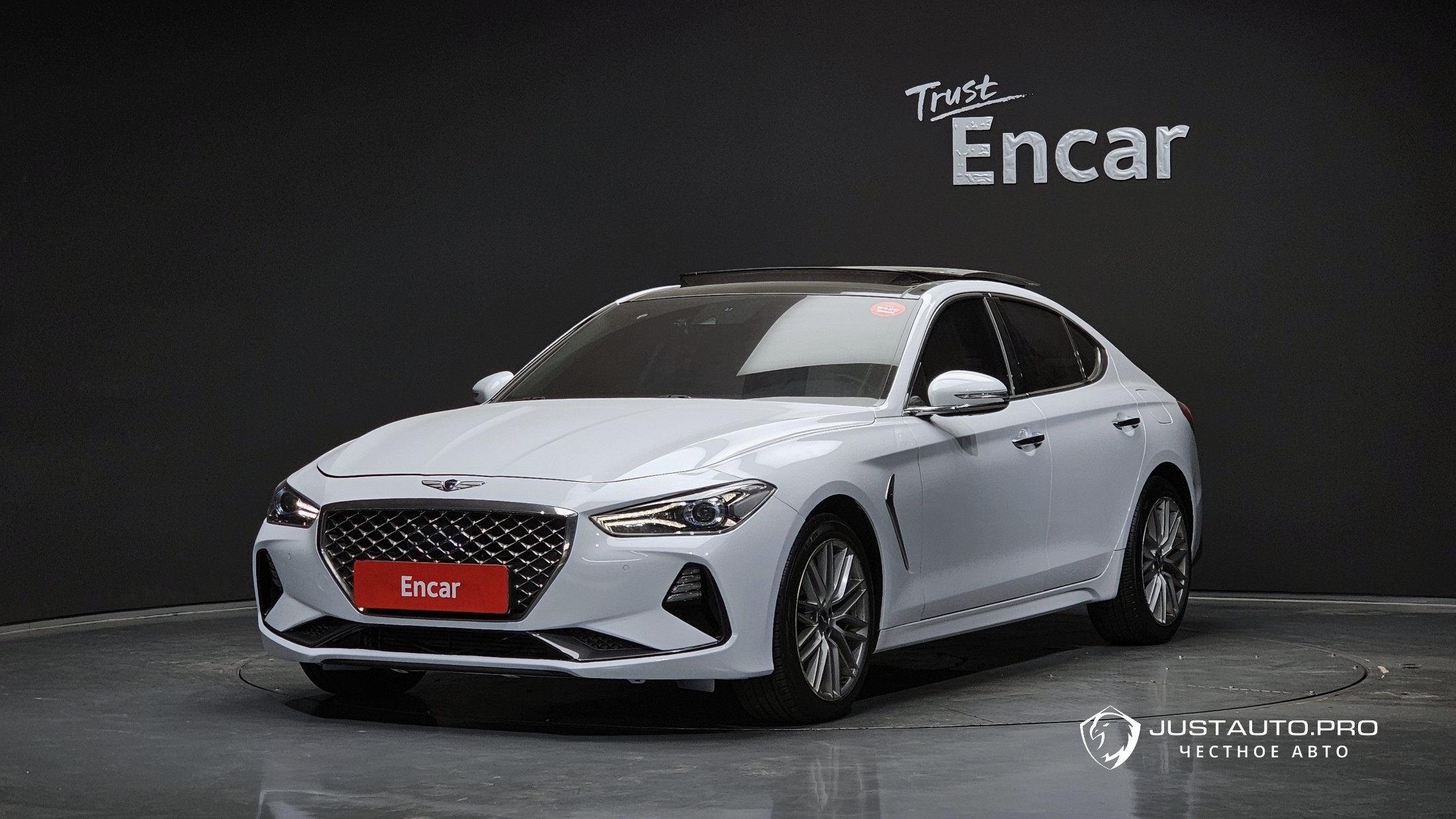 Автомобиль Genesis G70