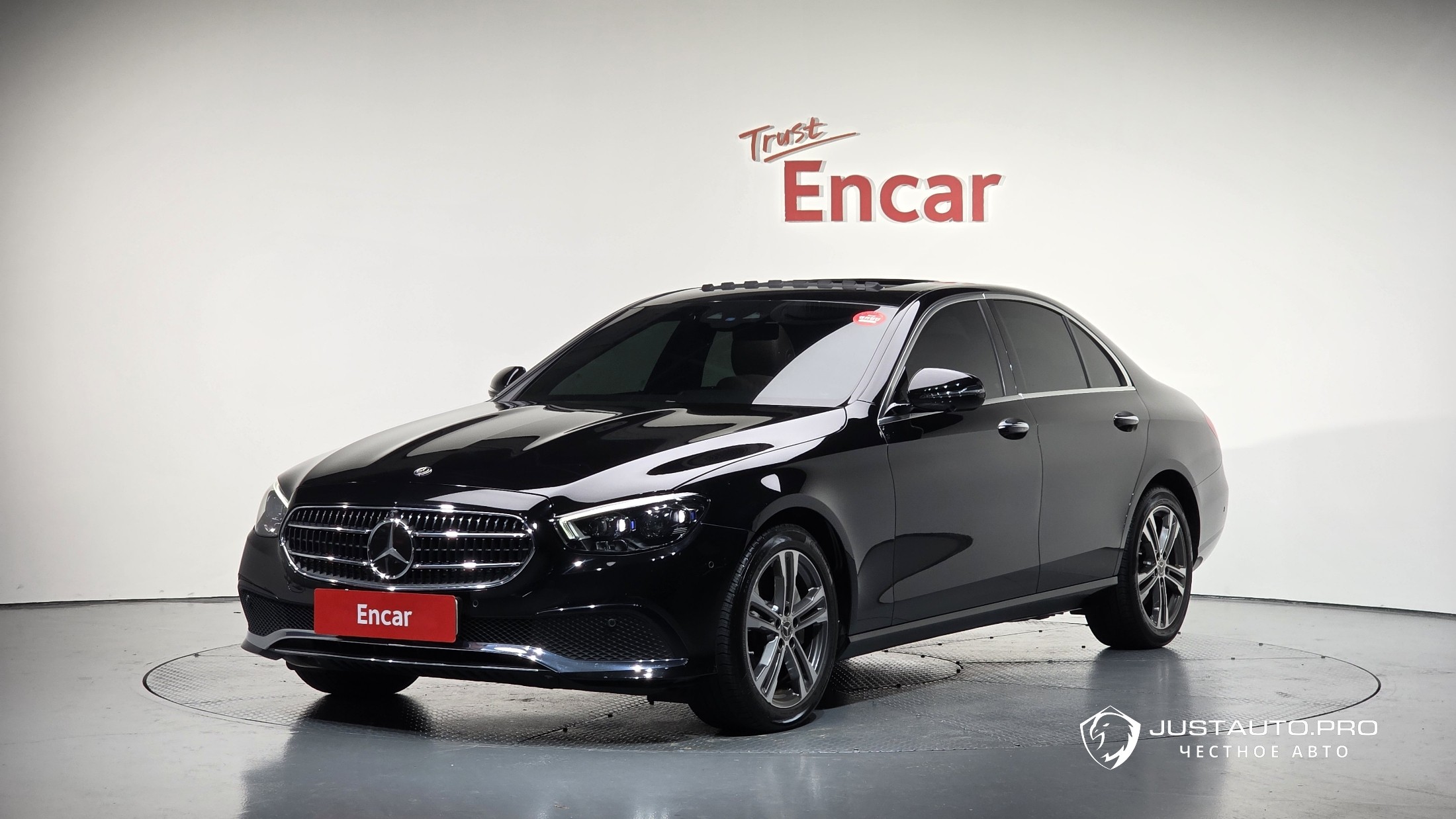 Автомобиль Mercedes-Benz E-Class