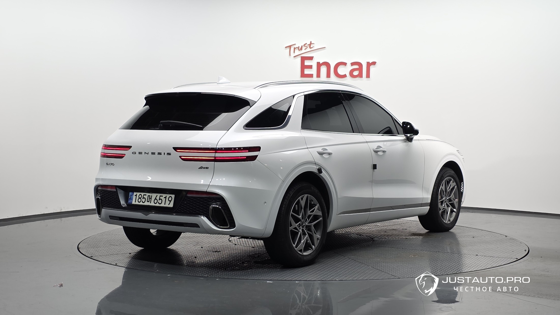 Автомобиль Genesis GV70