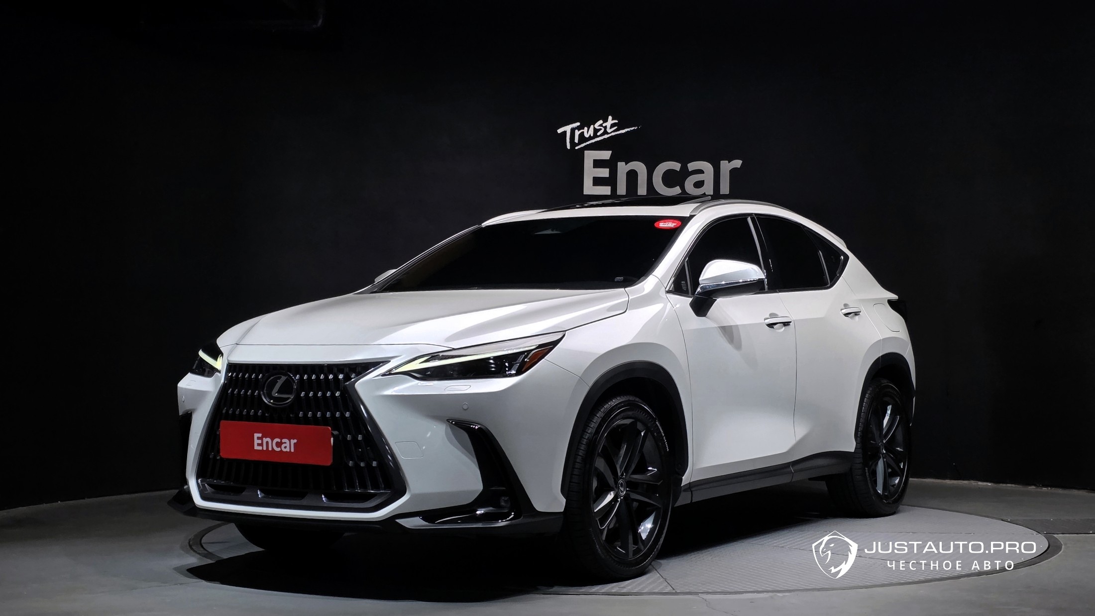 Автомобиль Lexus NX